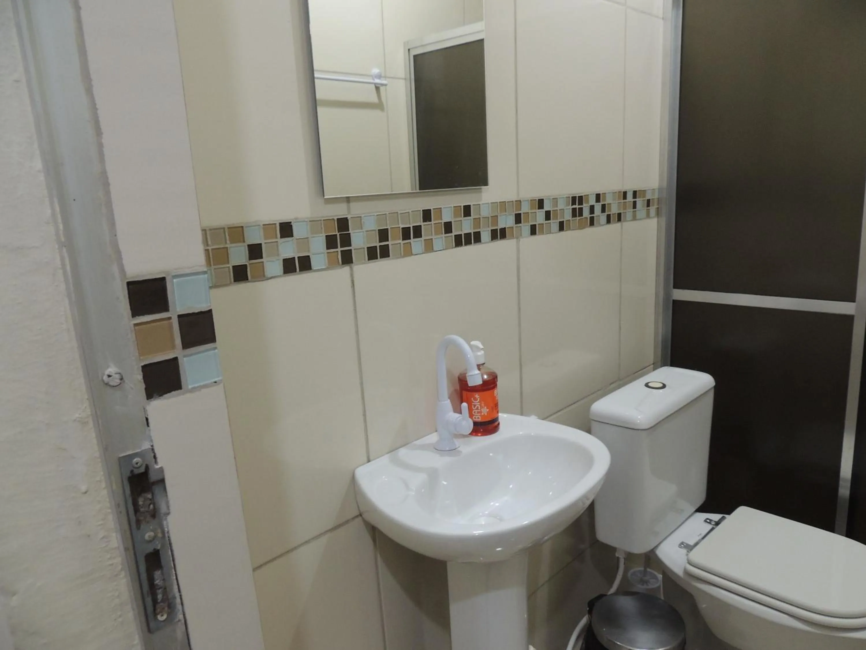 Bathroom in Quartos Em Casa In Caxias da Paraíso