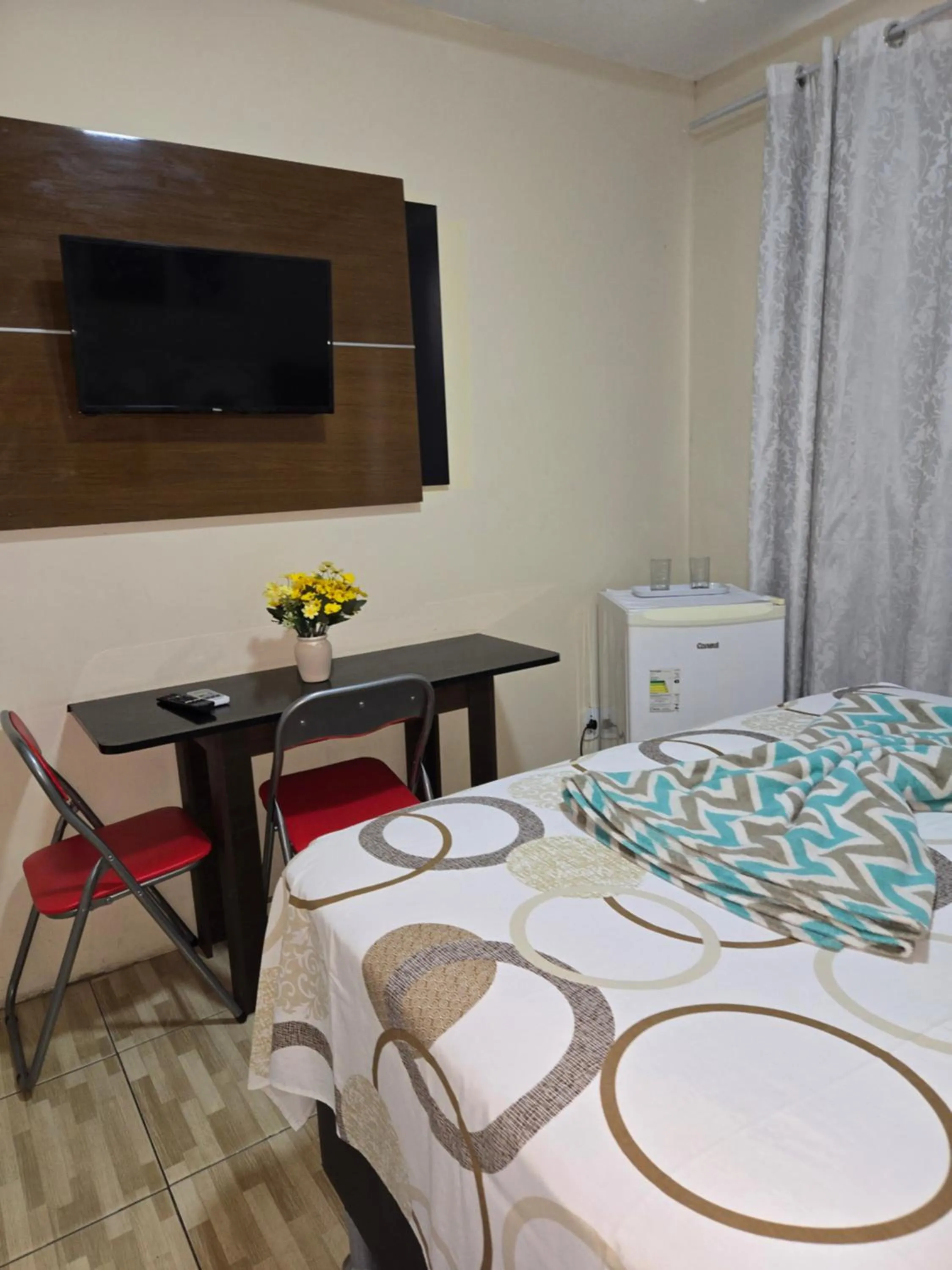 Bedroom, Bed in Quartos Em Casa In Caxias da Paraíso