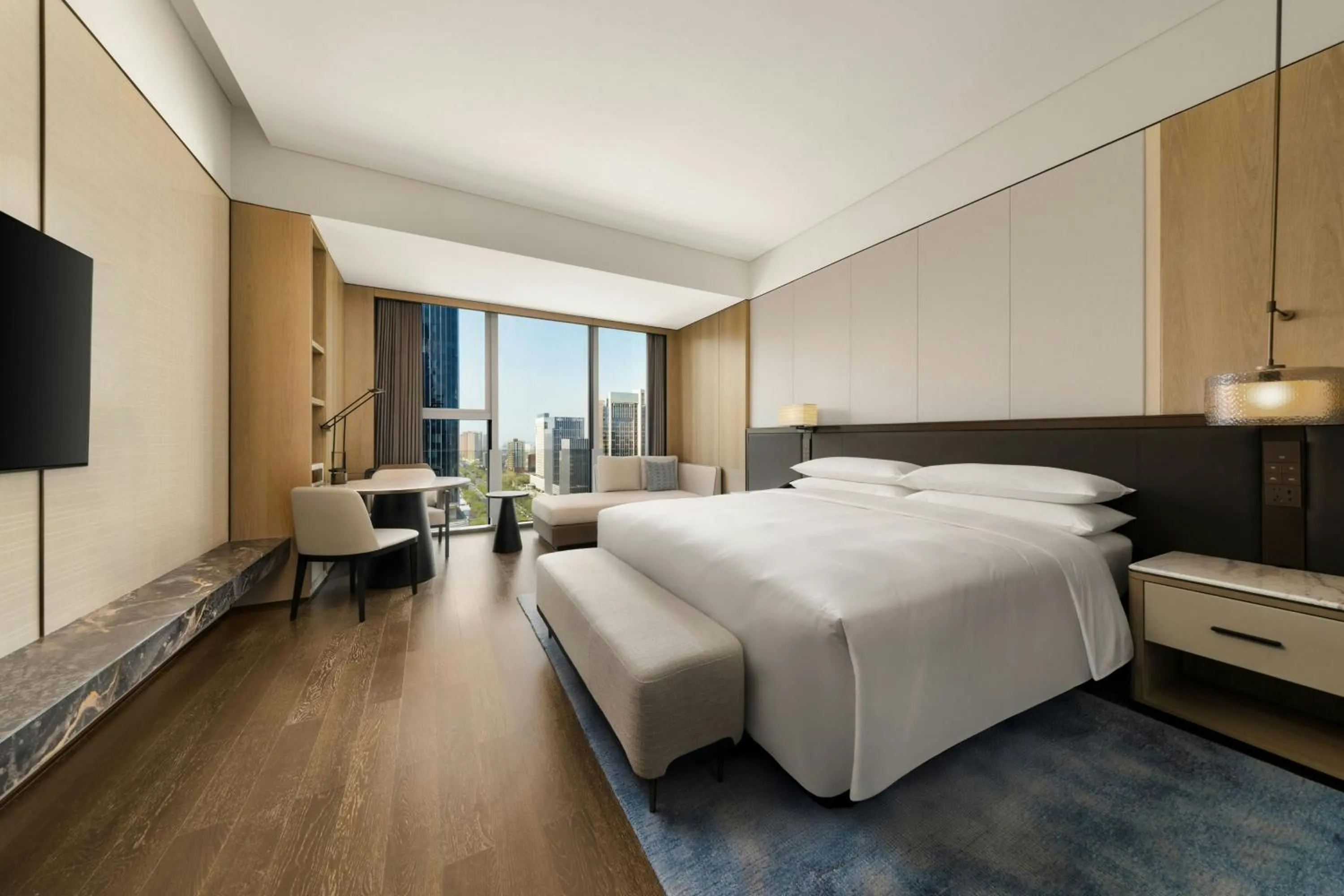 Photo of the whole room, Bed in Xi'an Marriott Hotel High-Tech Zone