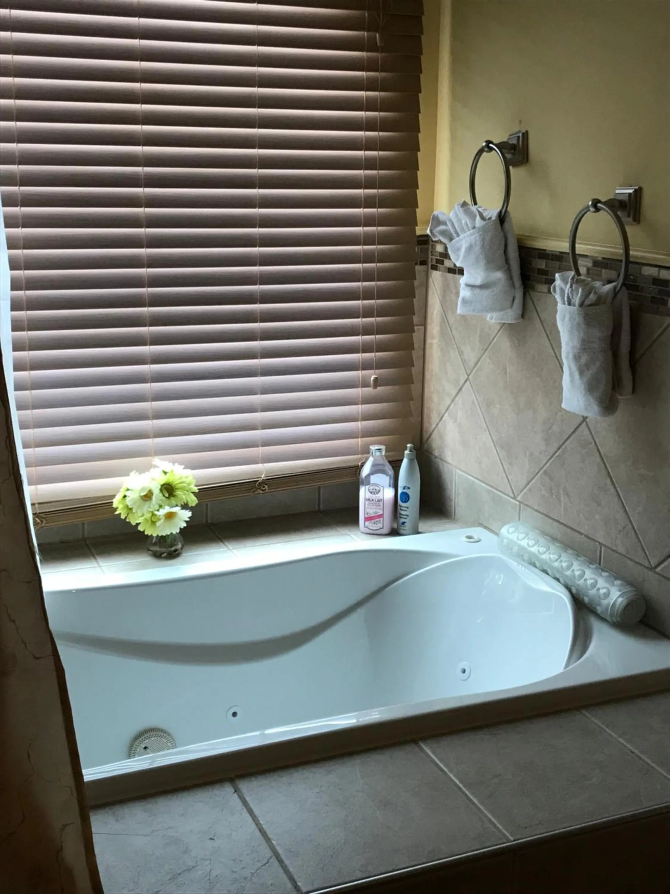 Bath in Whitsha Inn B&B