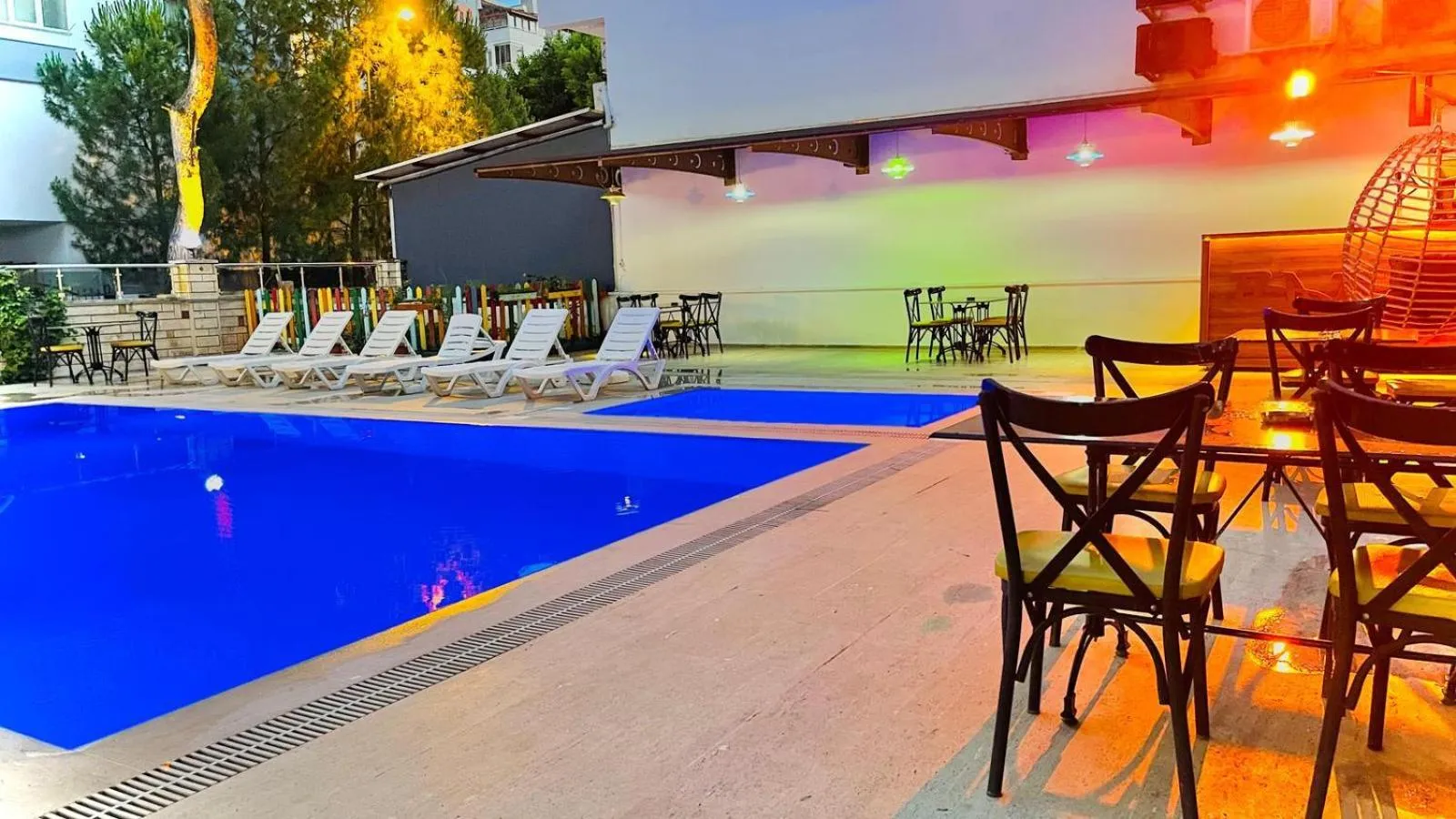 Swimming pool in Grand Lavin Hotel