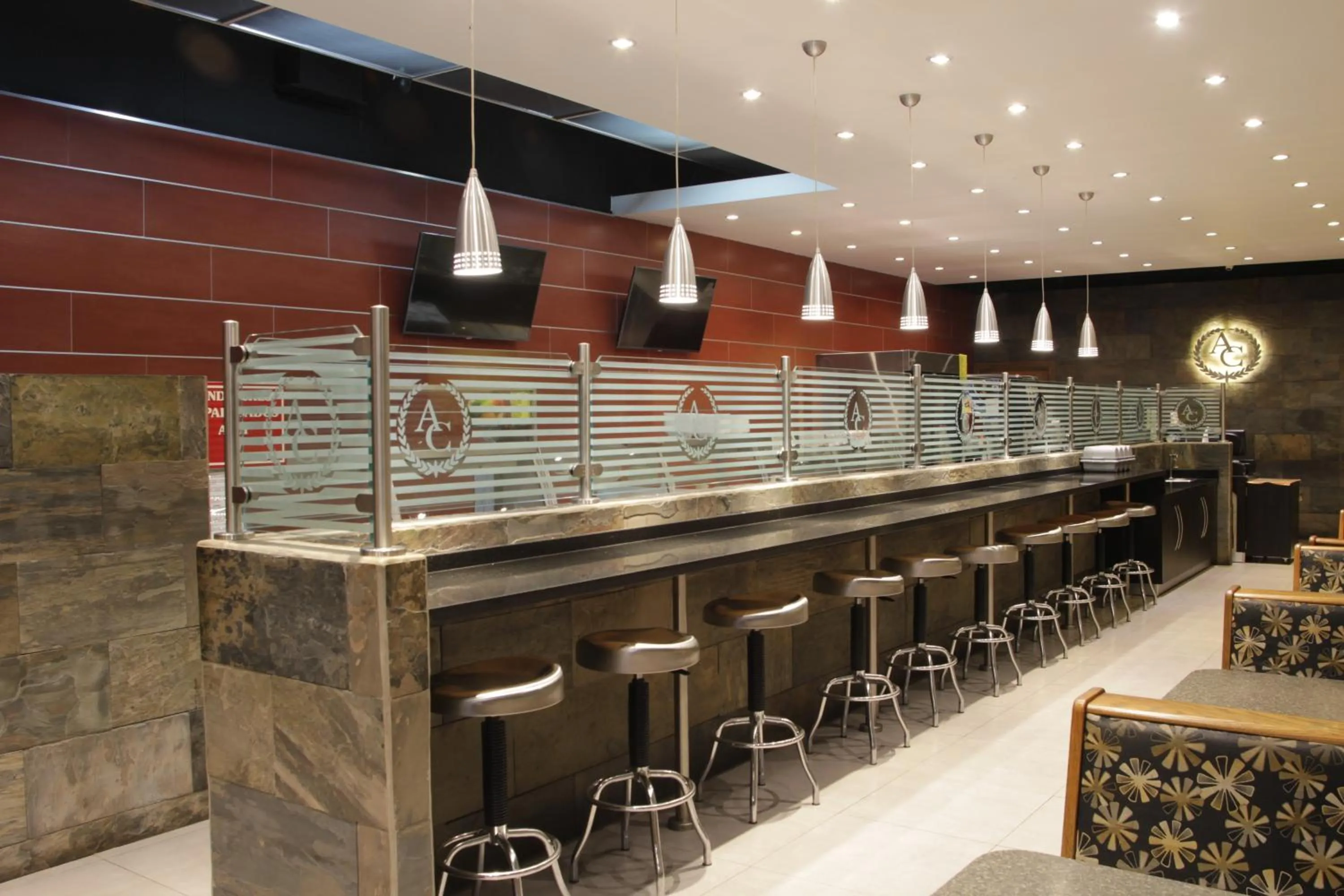 Restaurant/places to eat in Hotel Andros