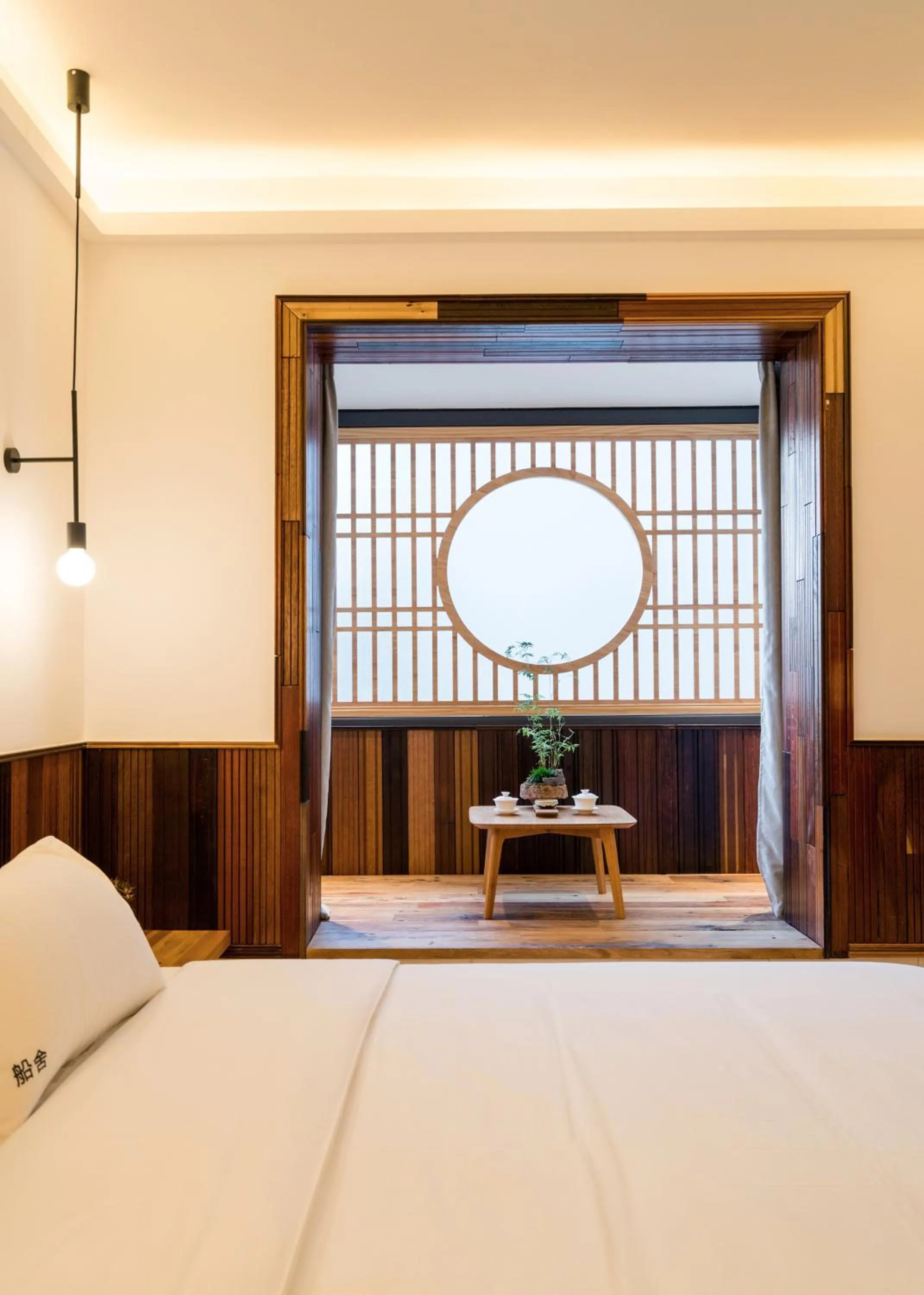 Decorative detail, Bed in Zen Tea House Seven Stars Park