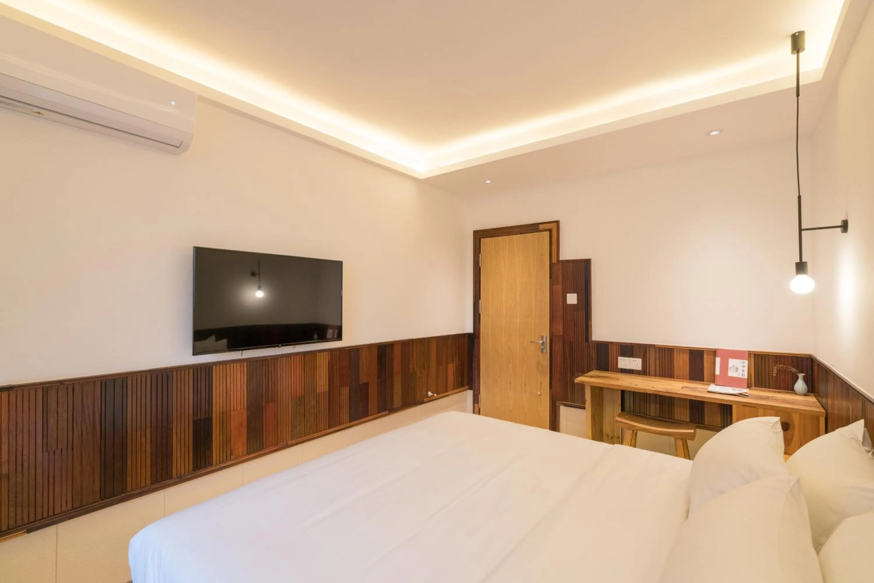 TV and multimedia, Bed in Zen Tea House Seven Stars Park