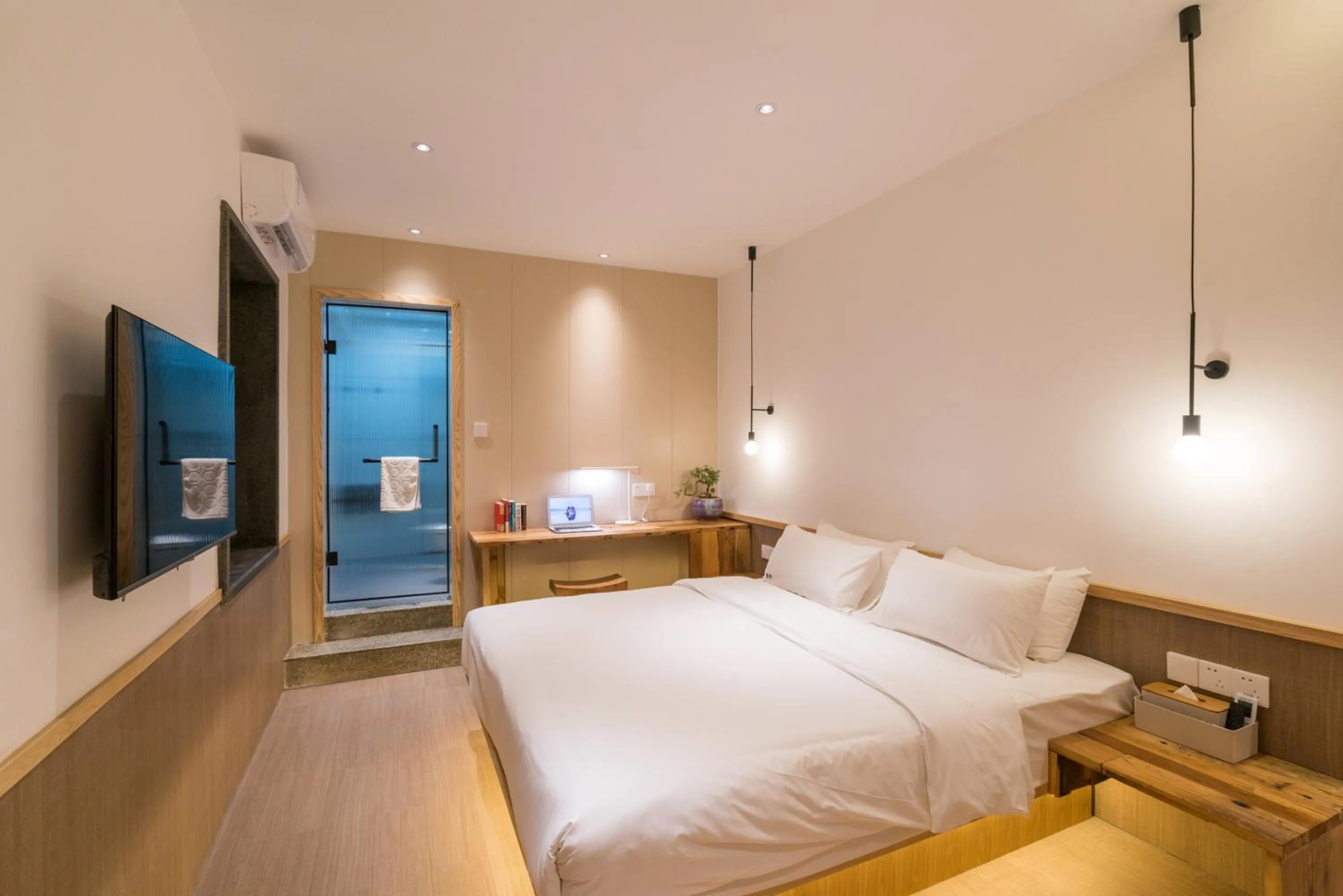 Bed in Zen Tea House Seven Stars Park