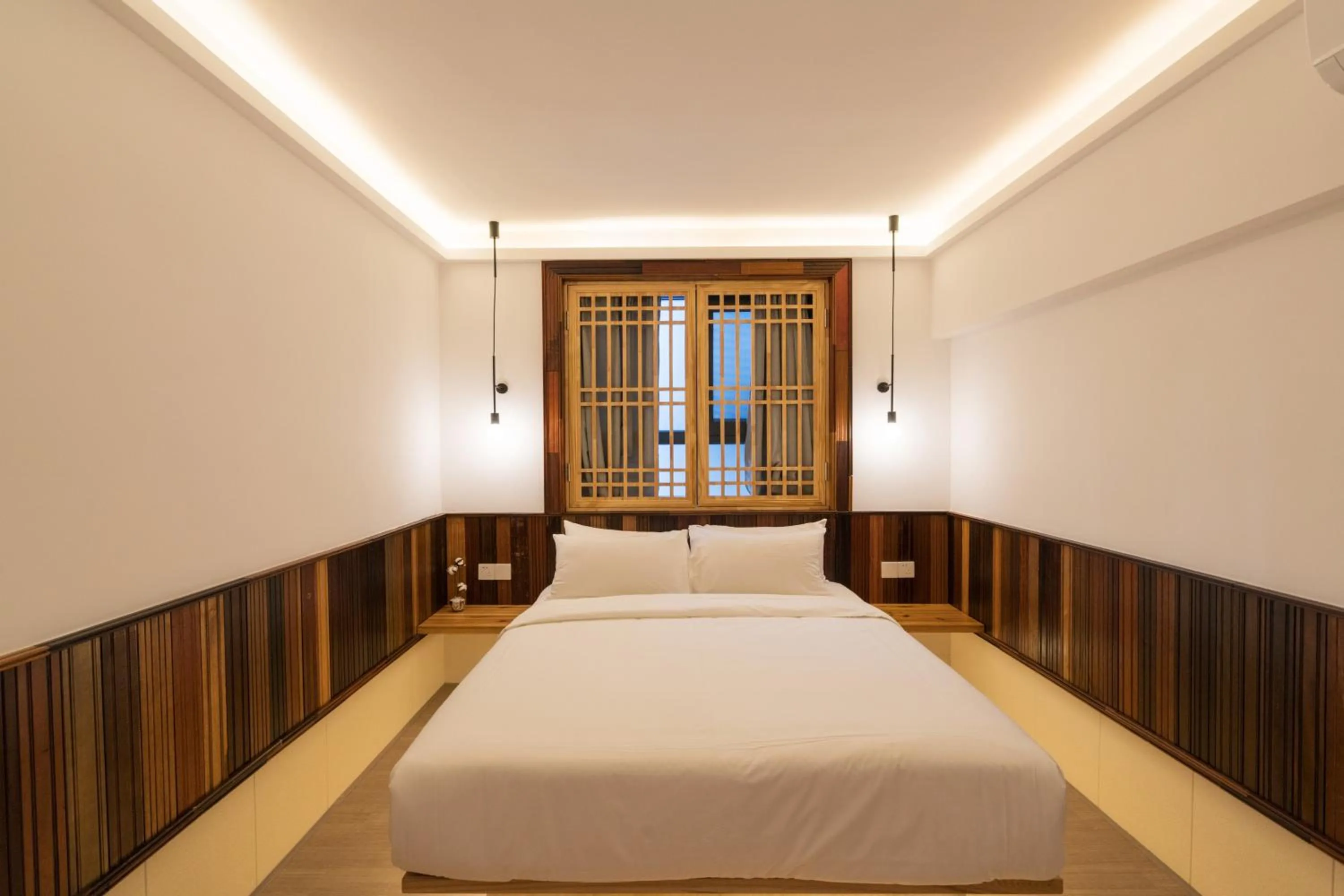 Photo of the whole room, Bed in Zen Tea House Seven Stars Park