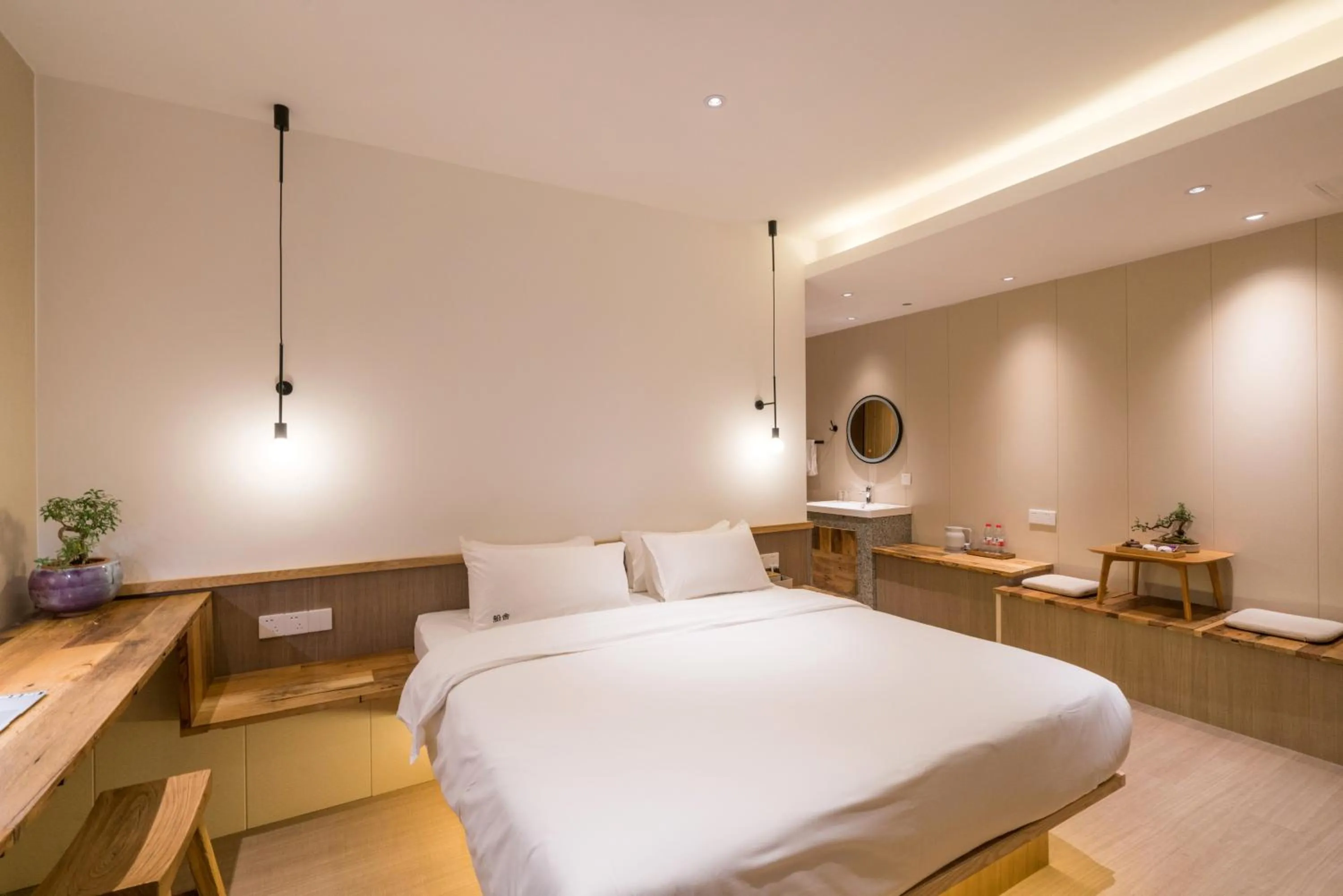 Photo of the whole room, Bed in Zen Tea House Seven Stars Park