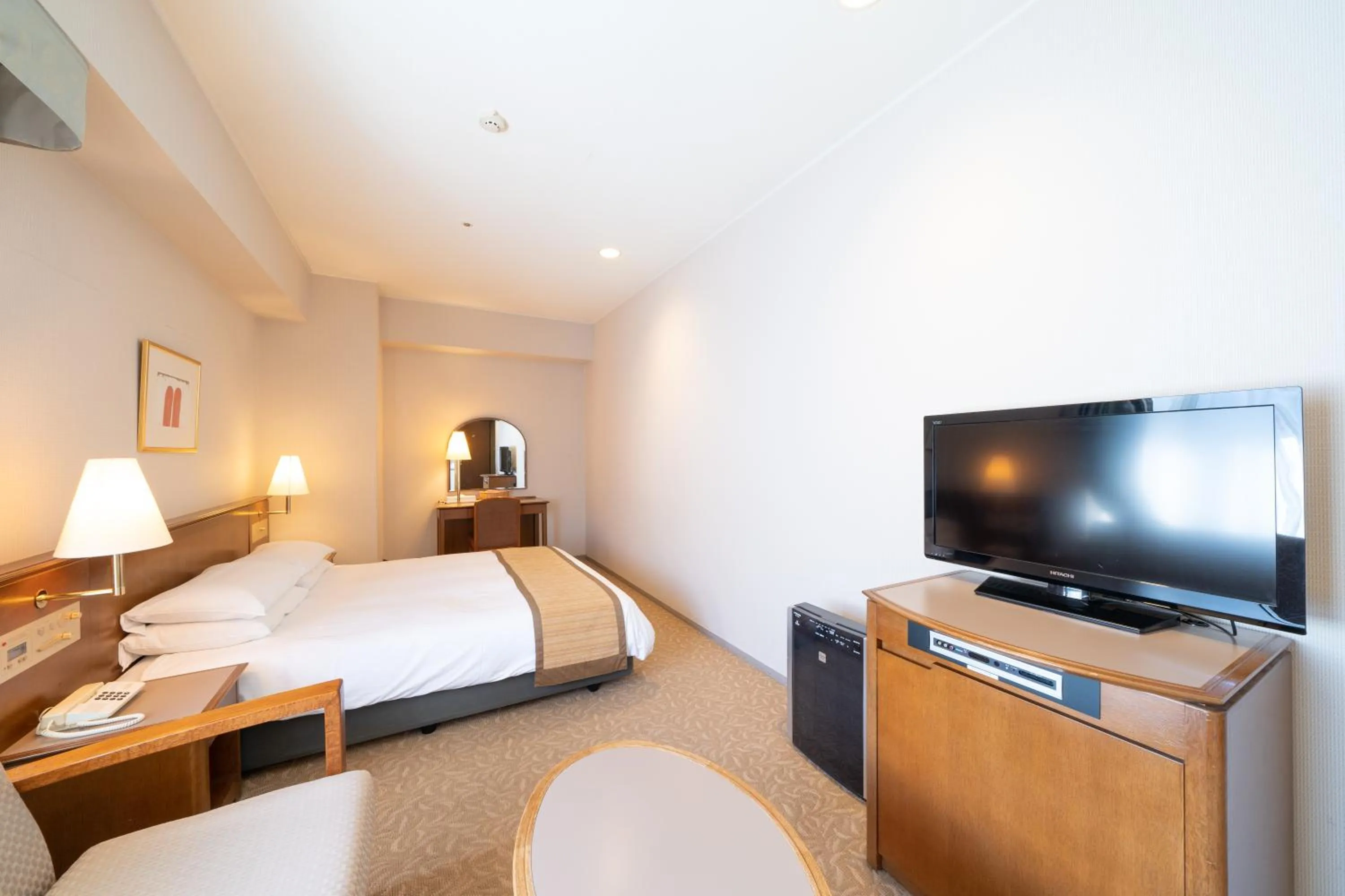 TV and multimedia, Bed in Hotel Terrace The Square Hitachi