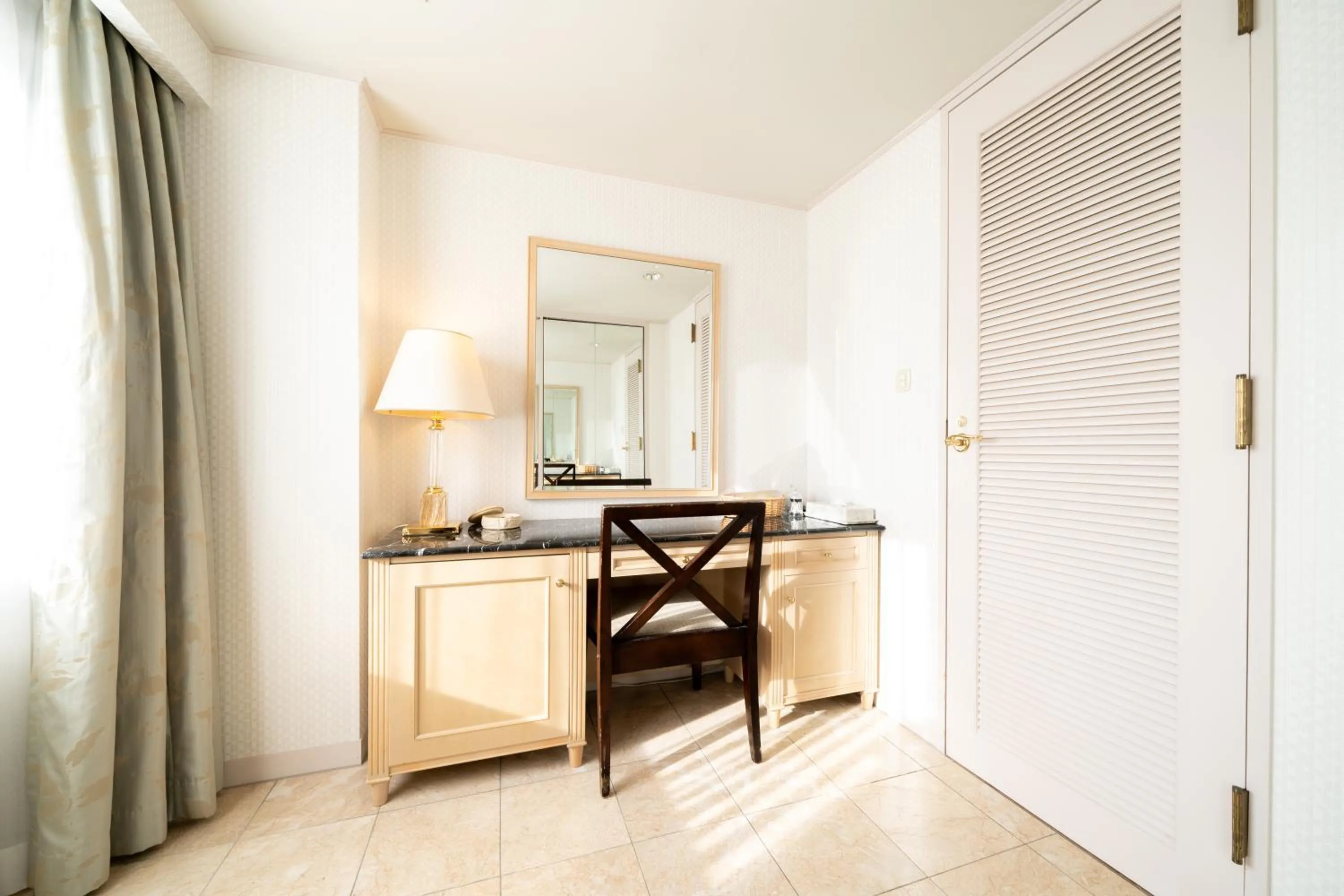 Photo of the whole room in Hotel Terrace The Square Hitachi