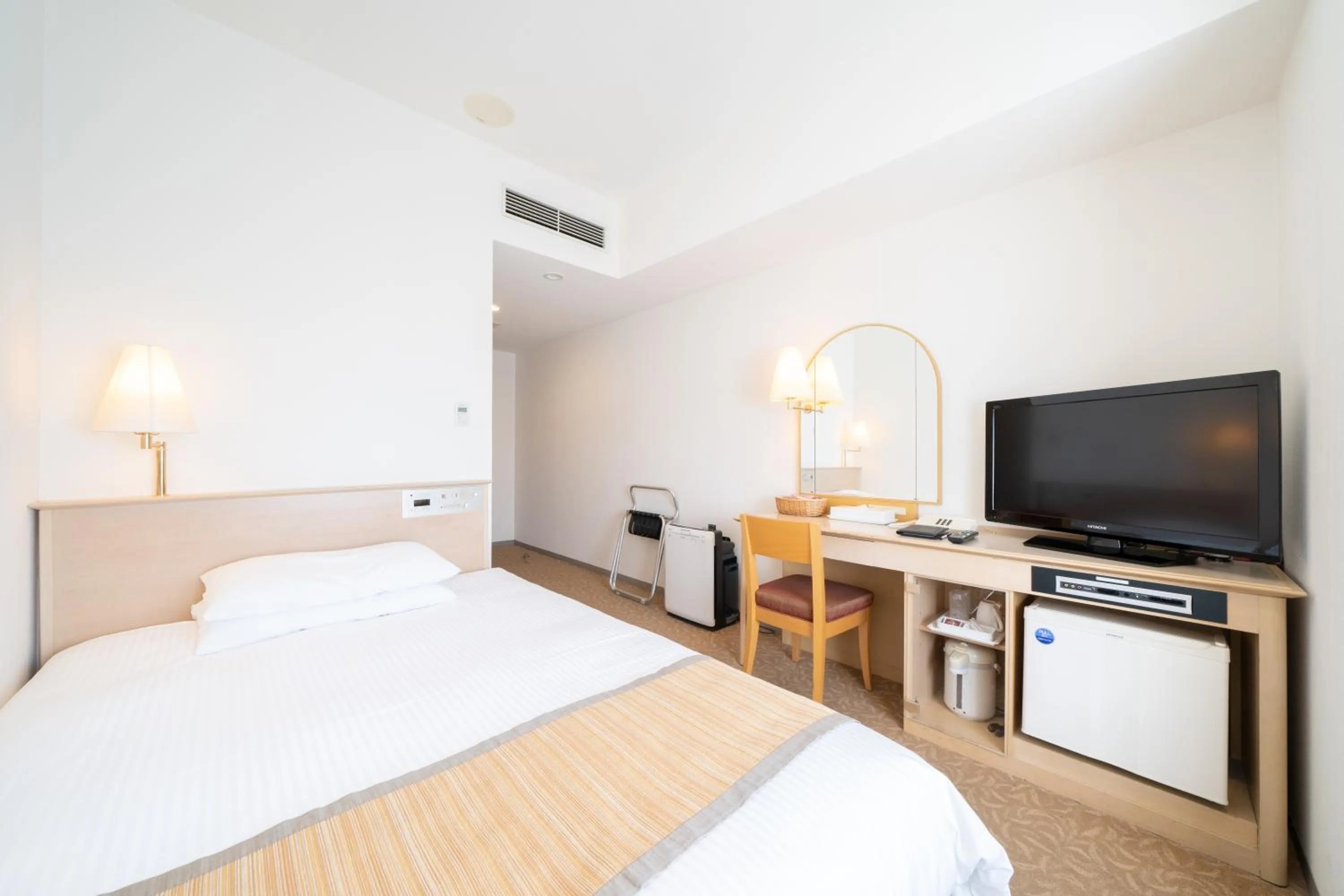 TV and multimedia, Bed in Hotel Terrace The Square Hitachi