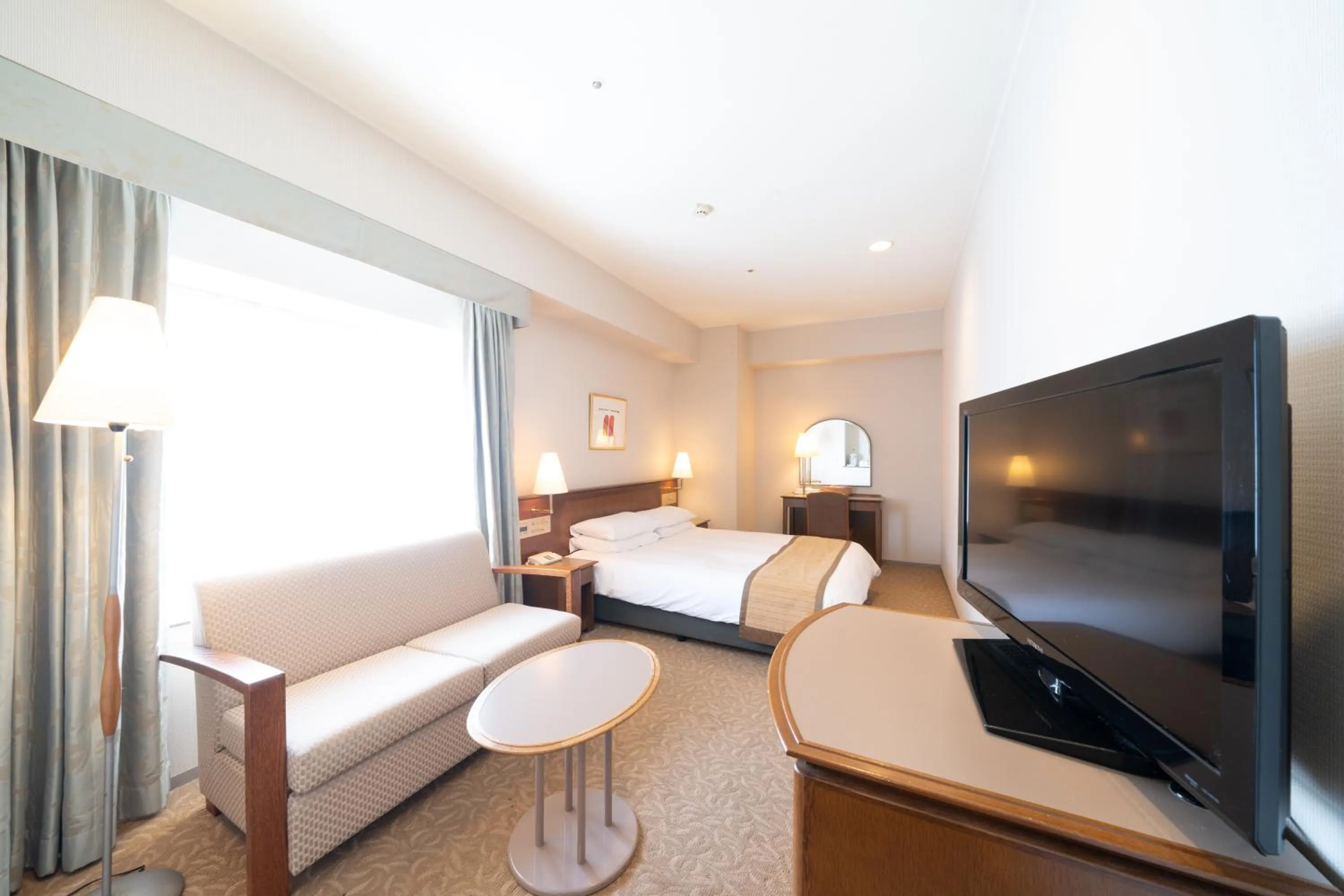 TV and multimedia, Bed in Hotel Terrace The Square Hitachi