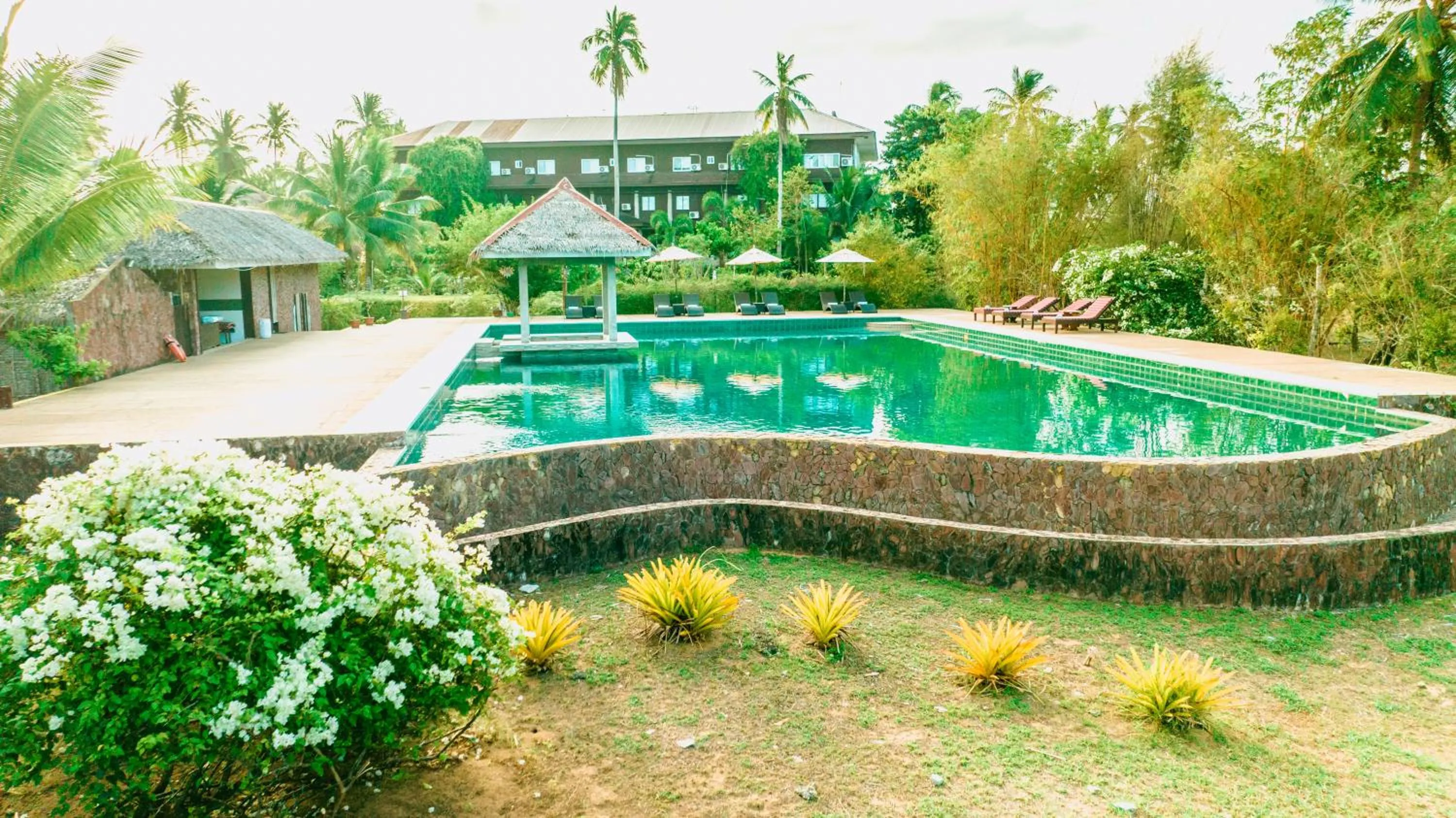 Swimming pool in Club Agutaya