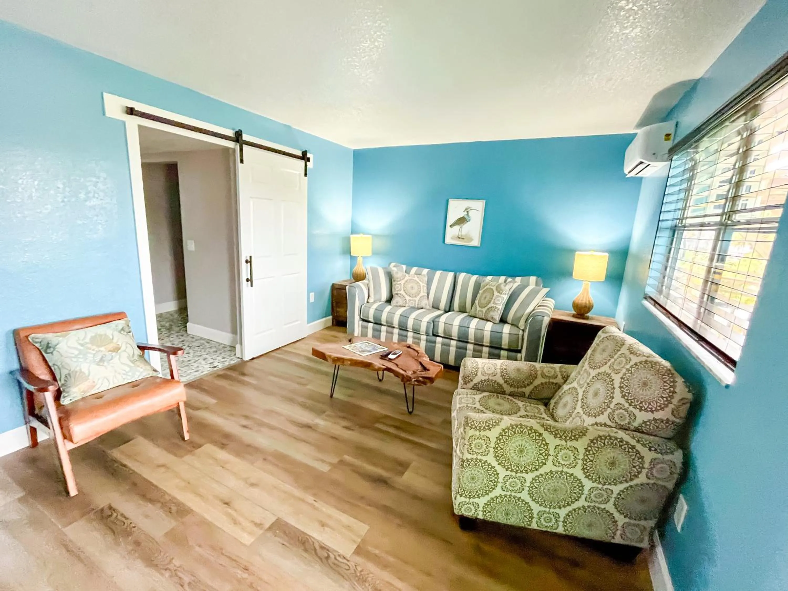 Living room in Fiddler's Restaurant and Resort
