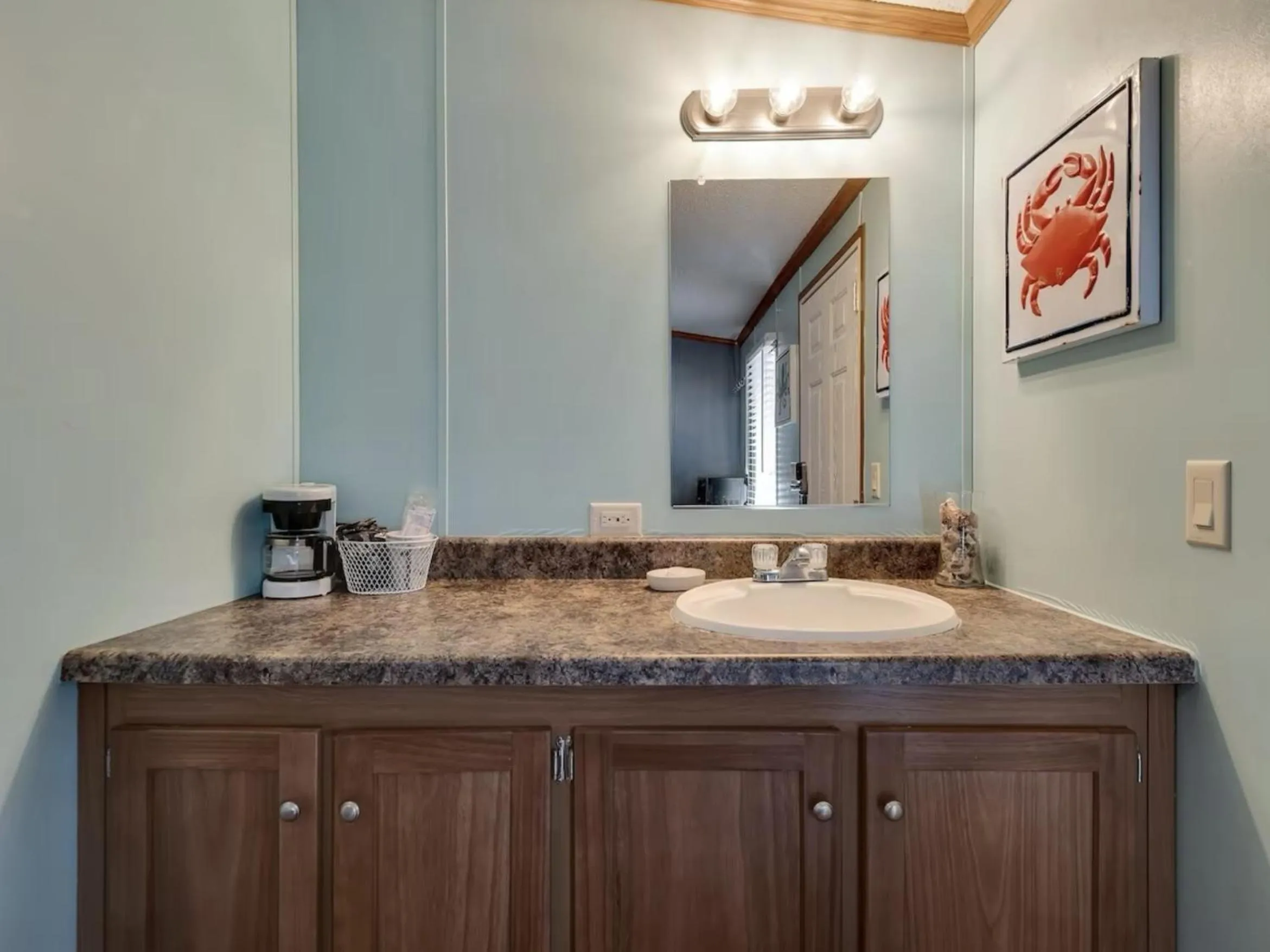 Coffee/tea facilities in Fiddler's Restaurant and Resort