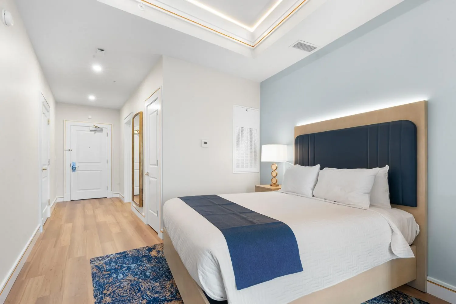 Bed in Harbor Suites at Harborwalk Village