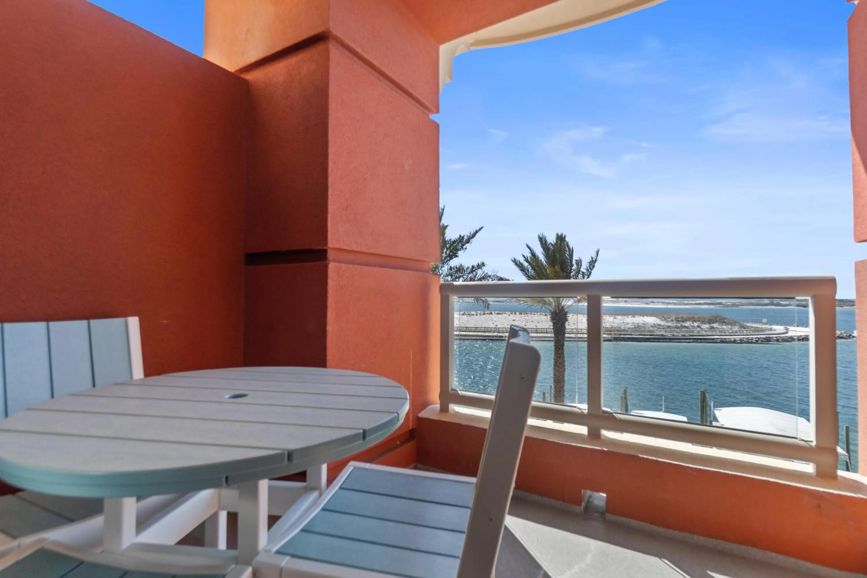 Harbor Suites at Harborwalk Village