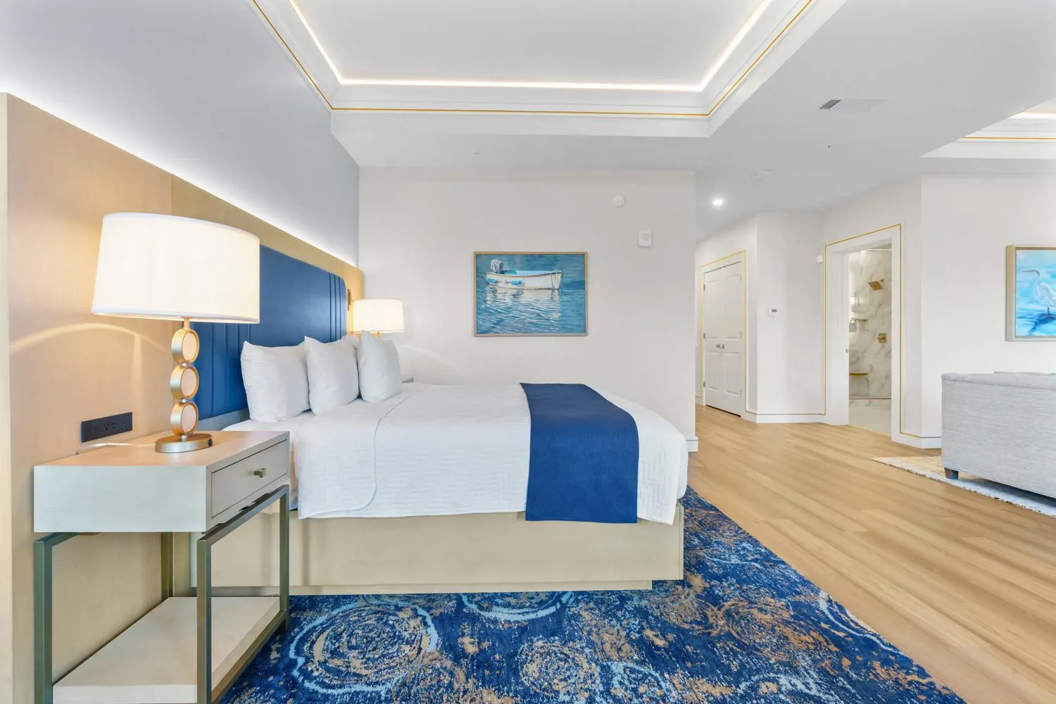 Bed in Harbor Suites at Harborwalk Village