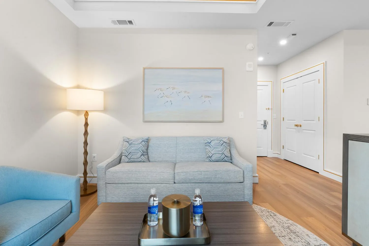 Seating area in Harbor Suites at Harborwalk Village
