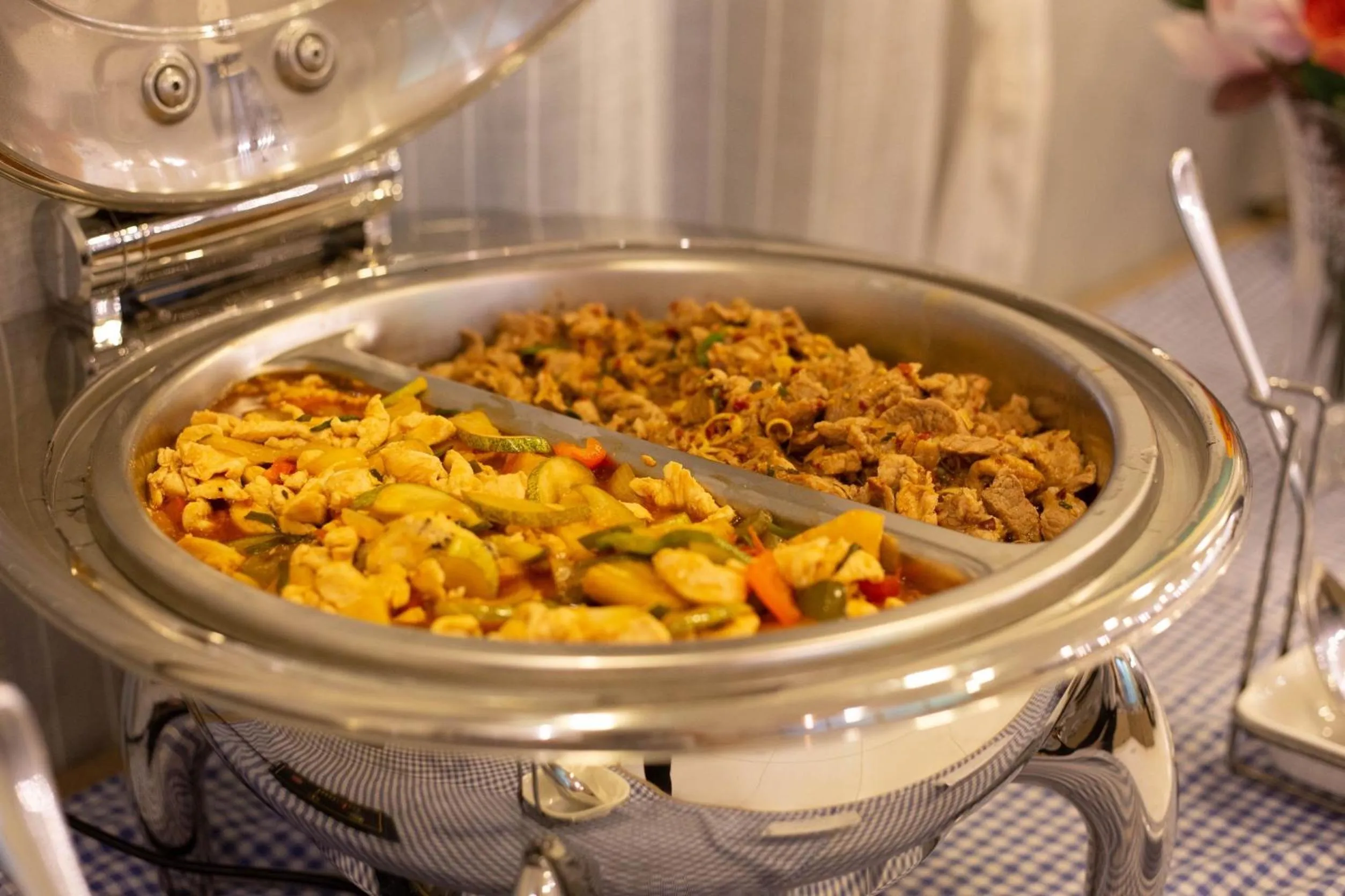 Food and drinks in Koranaree Courtyard Boutique Hotel