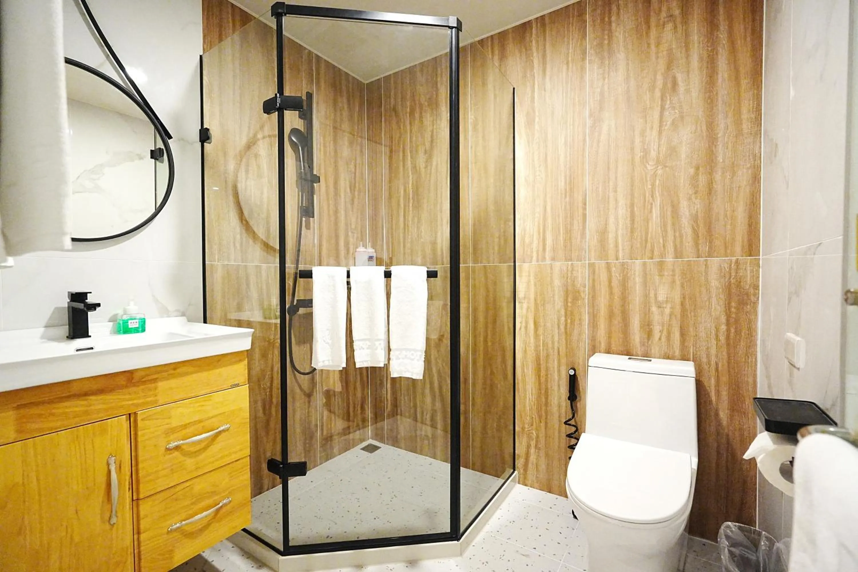 Shower in York Hotel