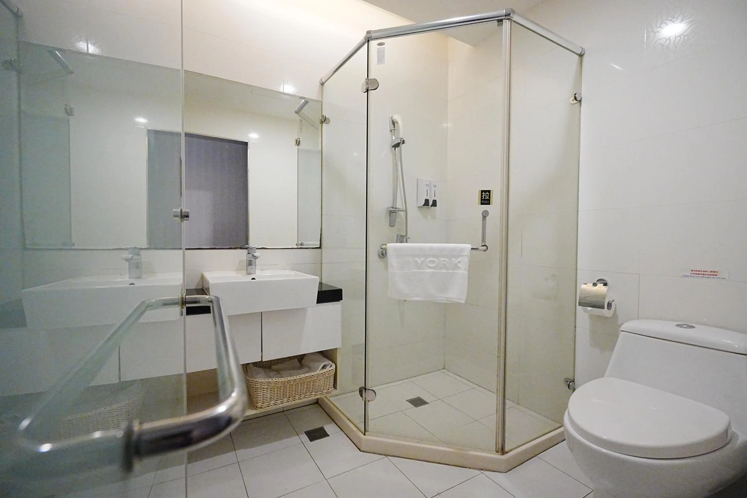 Shower in York Hotel