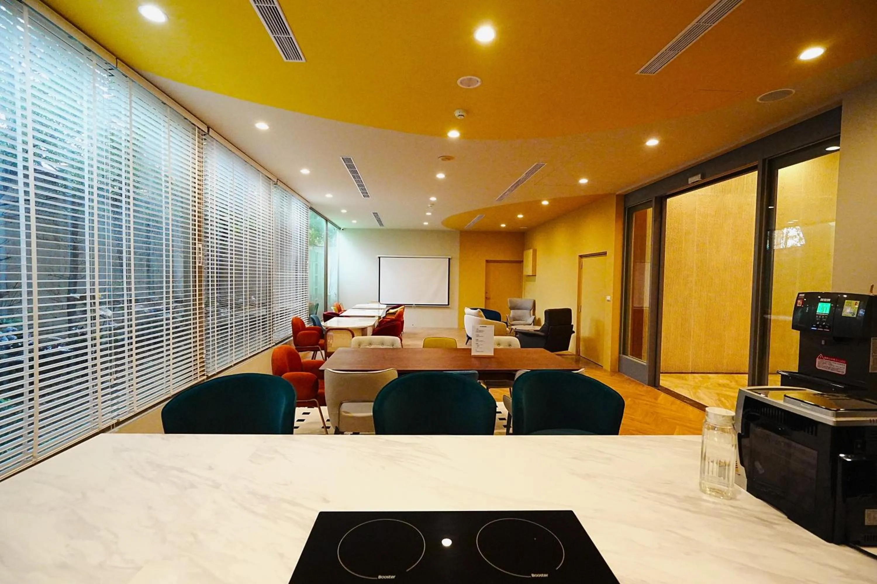 Area and facilities in York Hotel