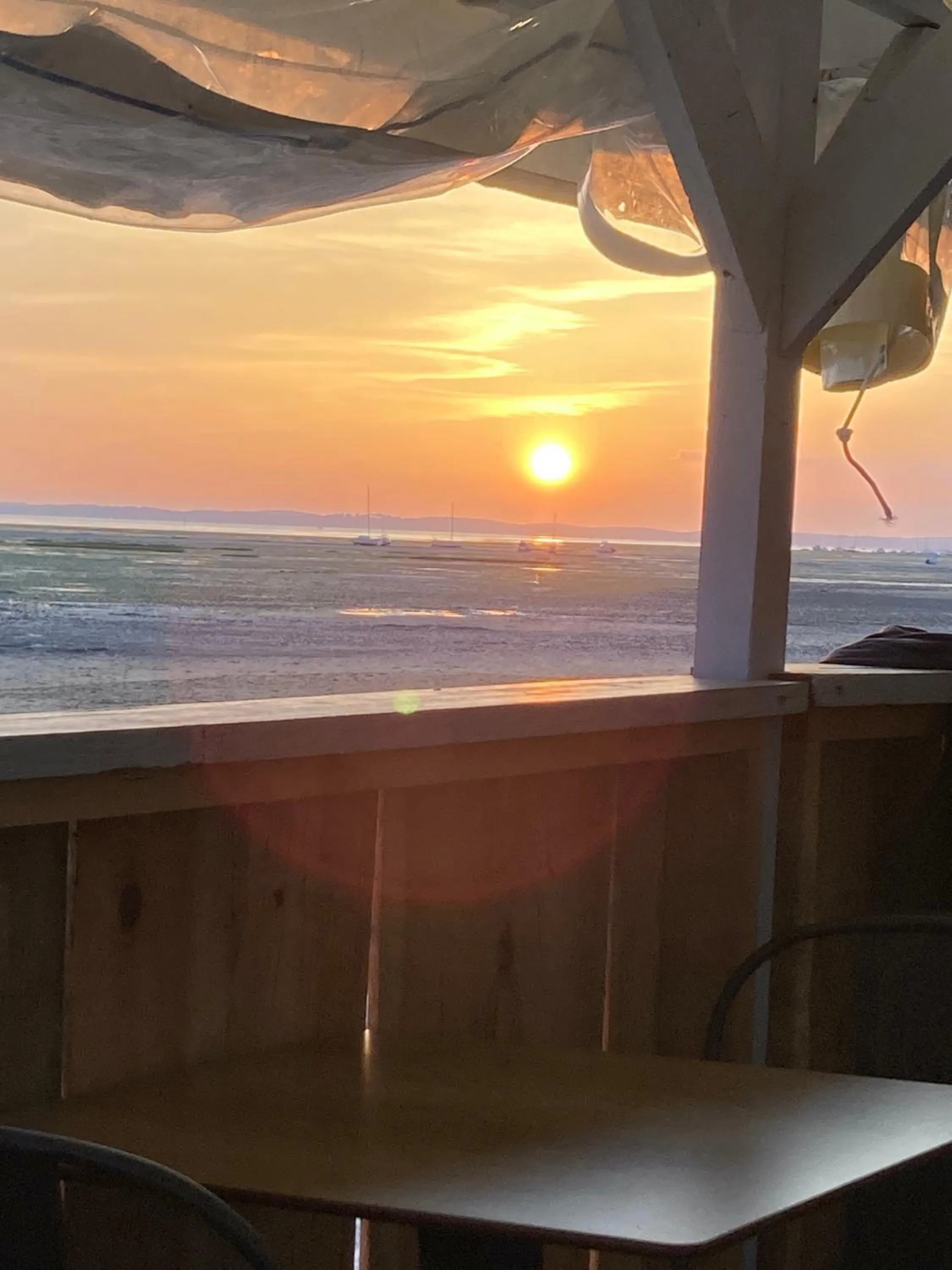 Restaurant/places to eat in Chambre d'HÔTE Maison De L'amitié