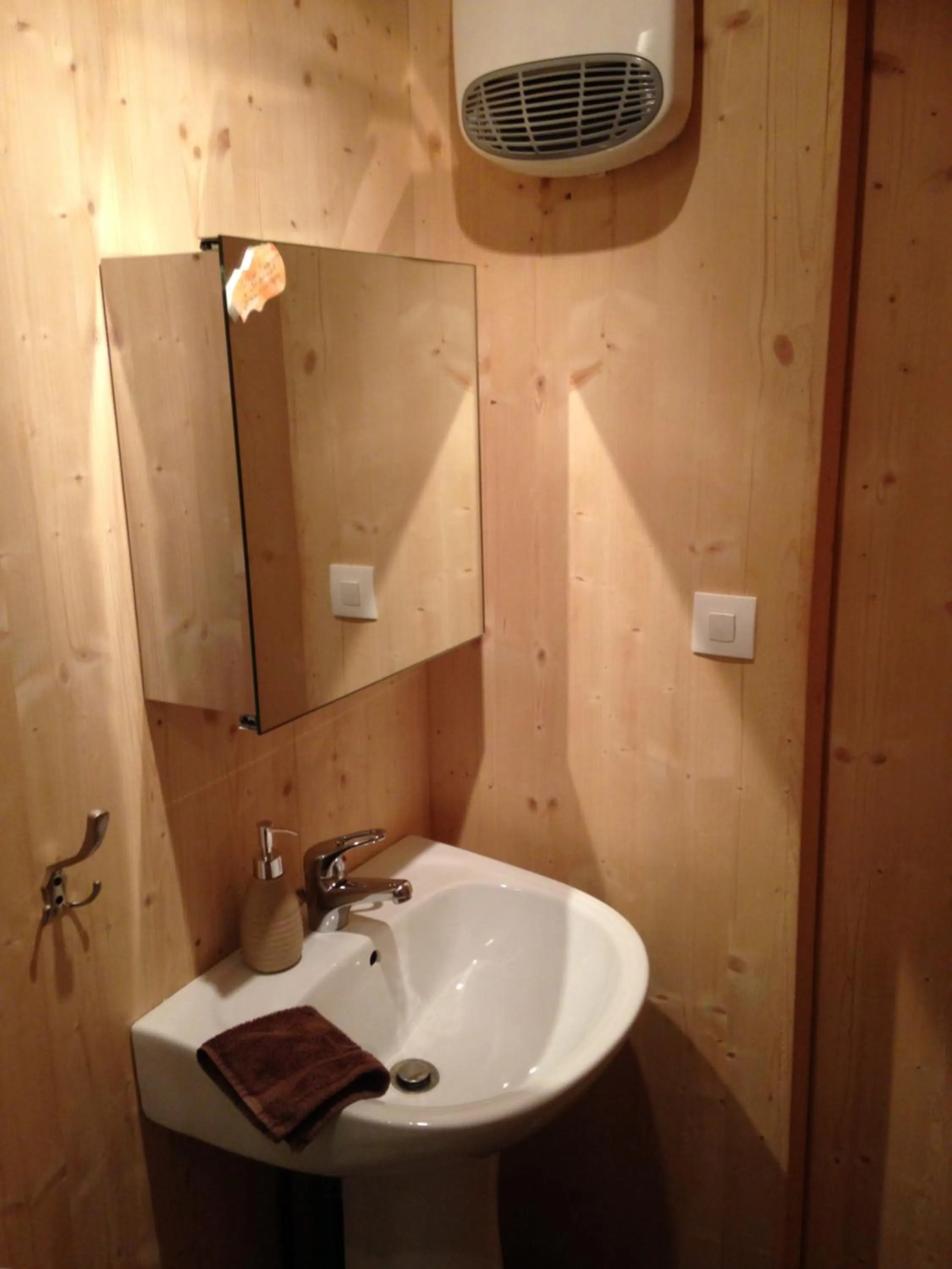 Bathroom in Chambre d'HÔTE Maison De L'amitié