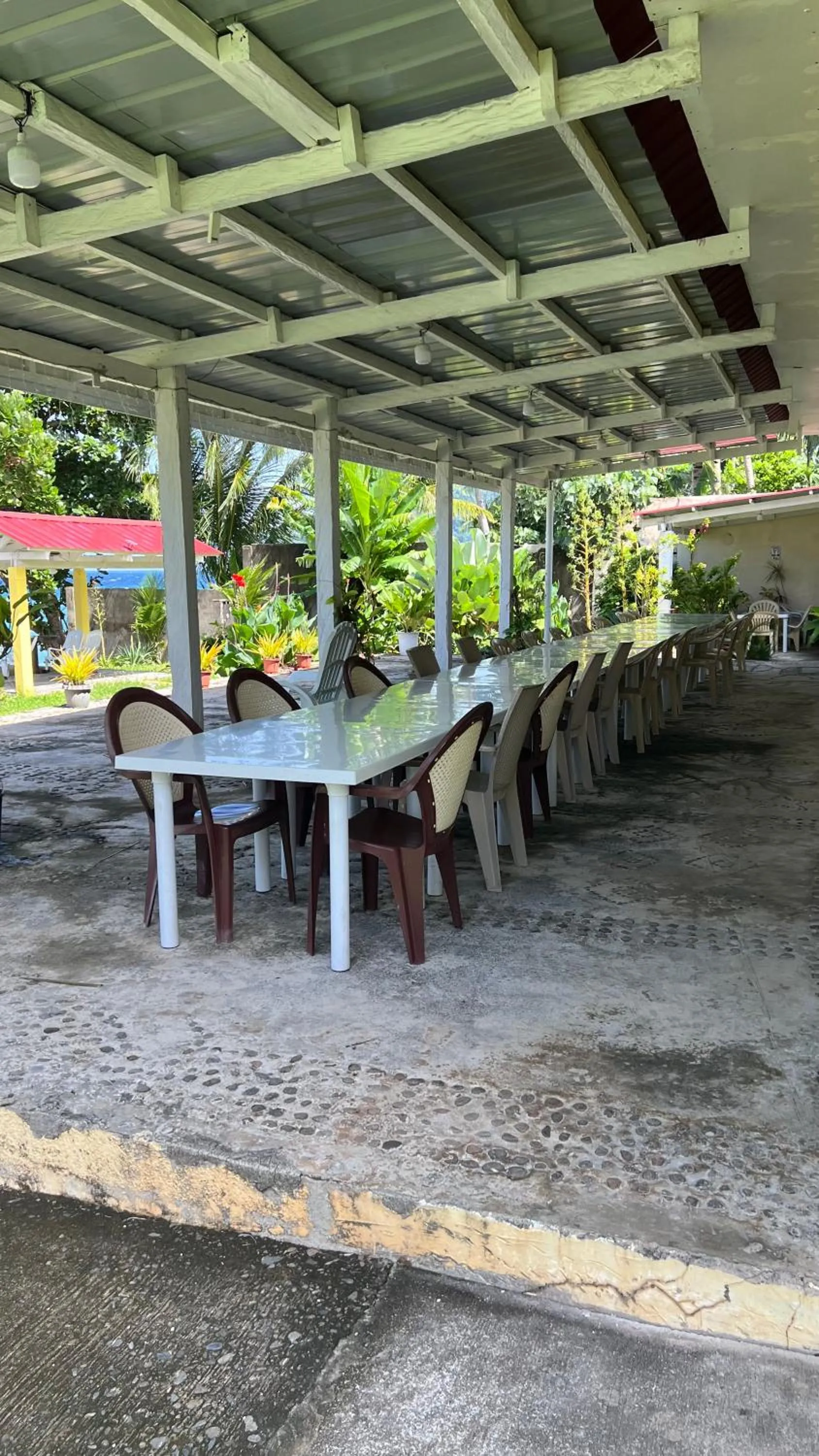 Restaurant/places to eat in Pintuyan Dive Resort