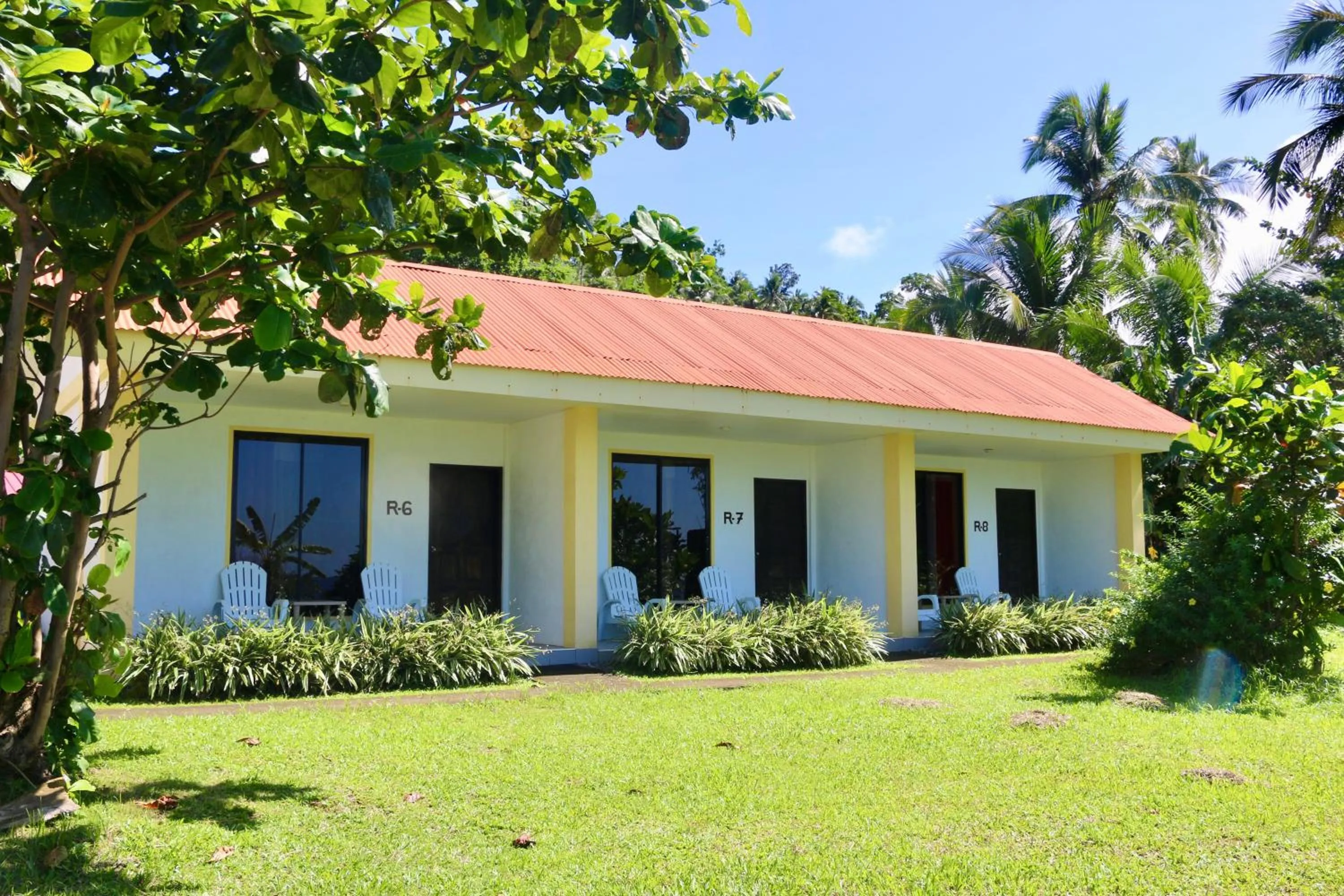 Pintuyan Dive Resort