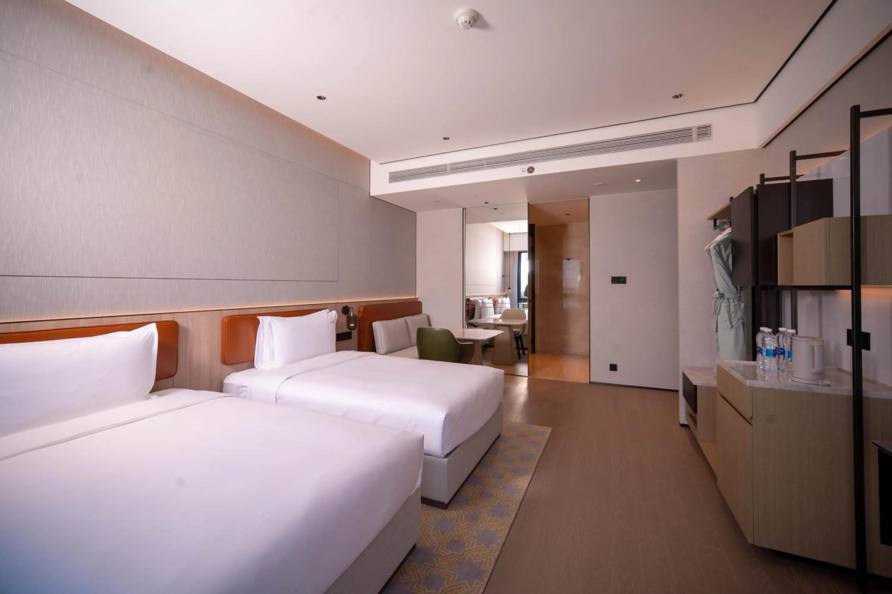 Photo of the whole room, Bed in Holiday Inn Beijing Daxing Centre by IHG