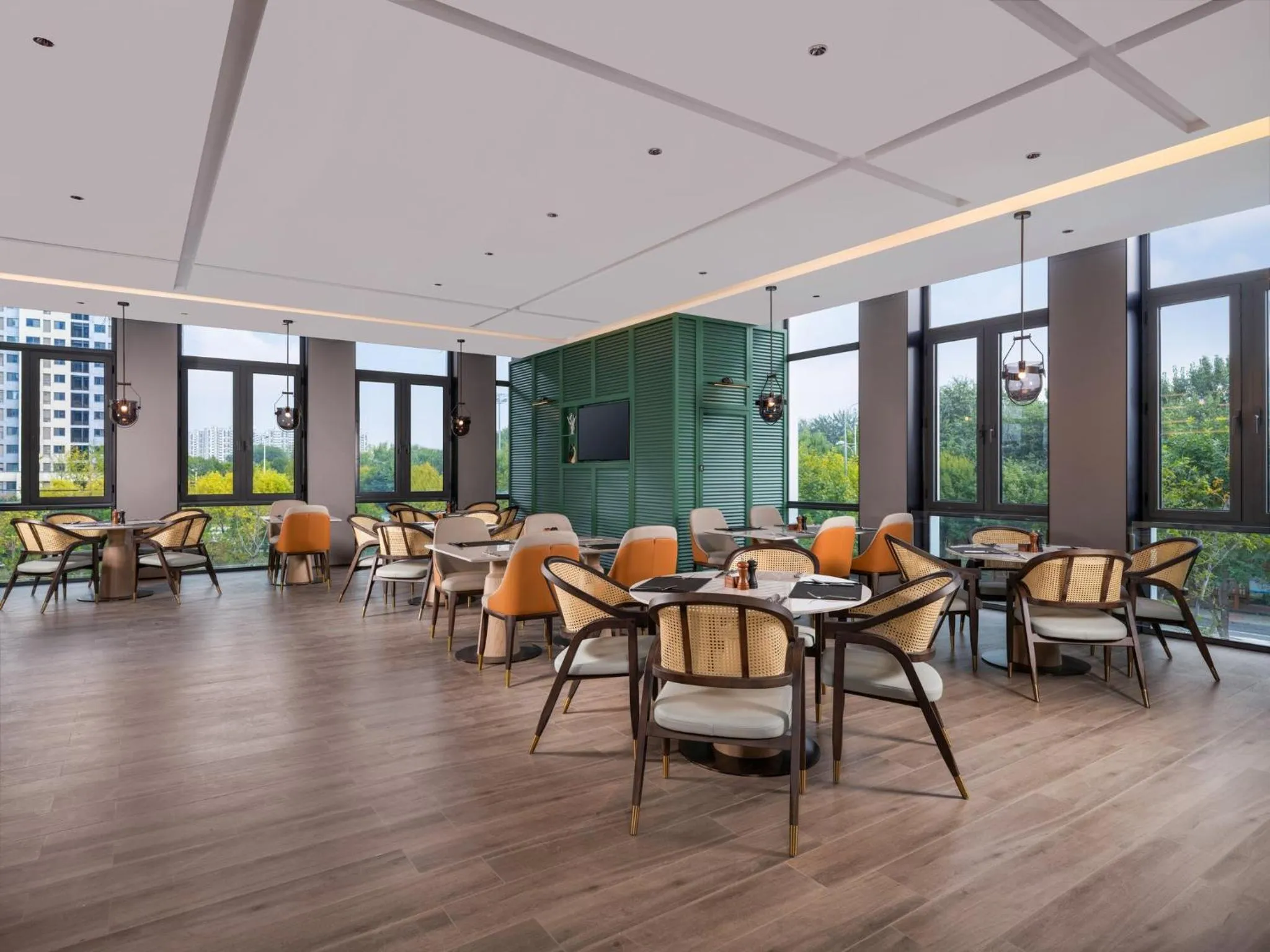 Restaurant/places to eat in Holiday Inn Beijing Daxing Centre by IHG