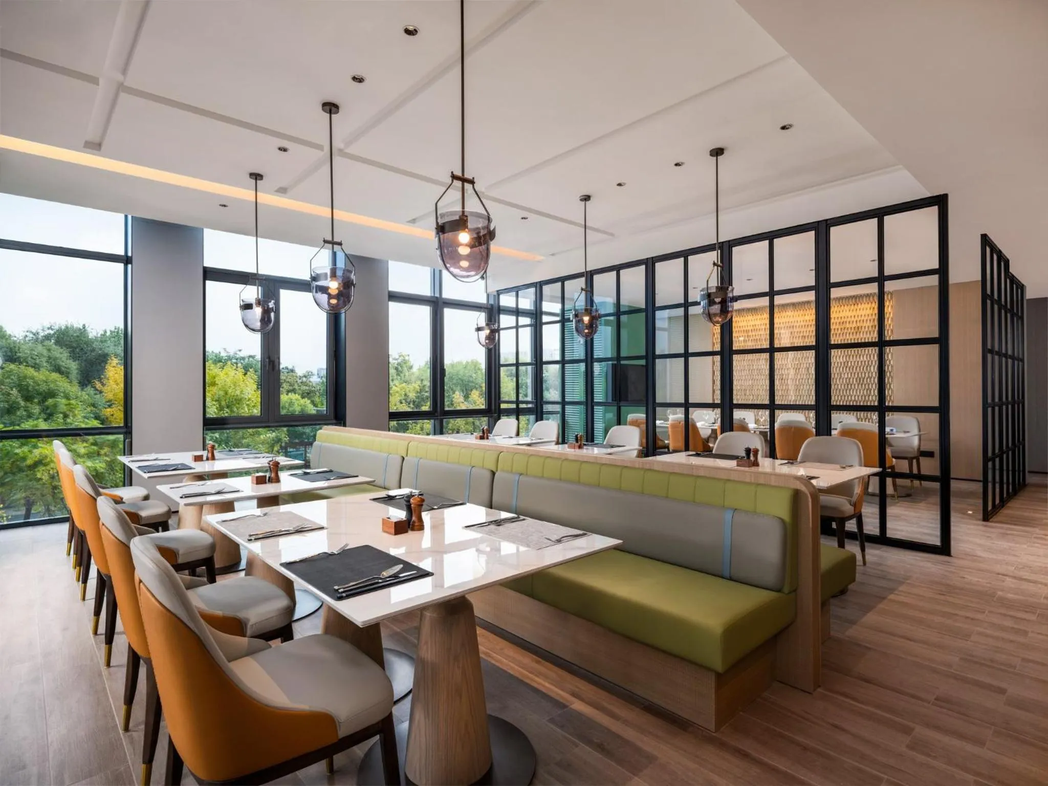 Restaurant/places to eat in Holiday Inn Beijing Daxing Centre by IHG