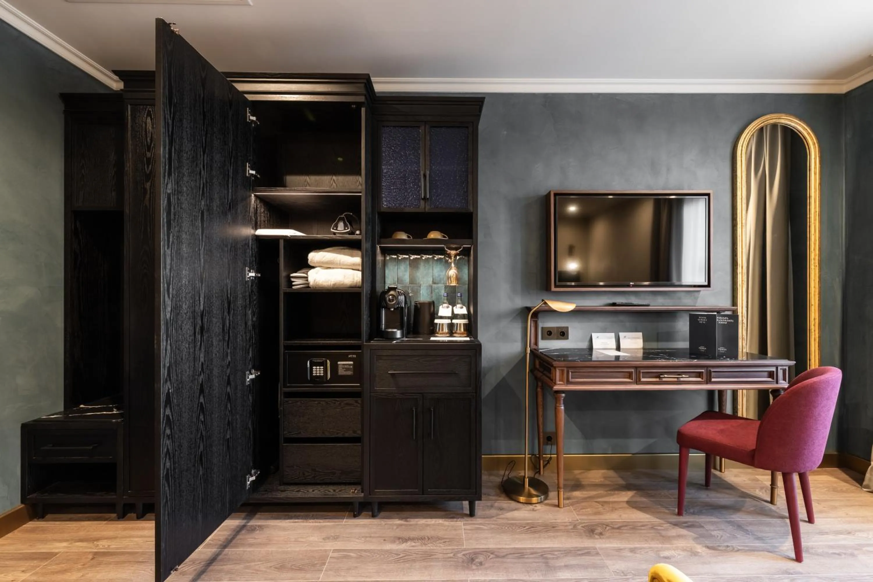 Photo of the whole room in Hotel Indigo Batumi - Old Town by IHG