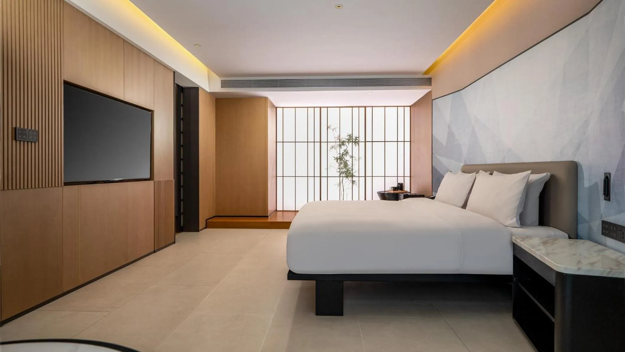 Photo of the whole room, Bed in Holiday Inn Express Guangzhou Baiyun Airport T2 by IHG
