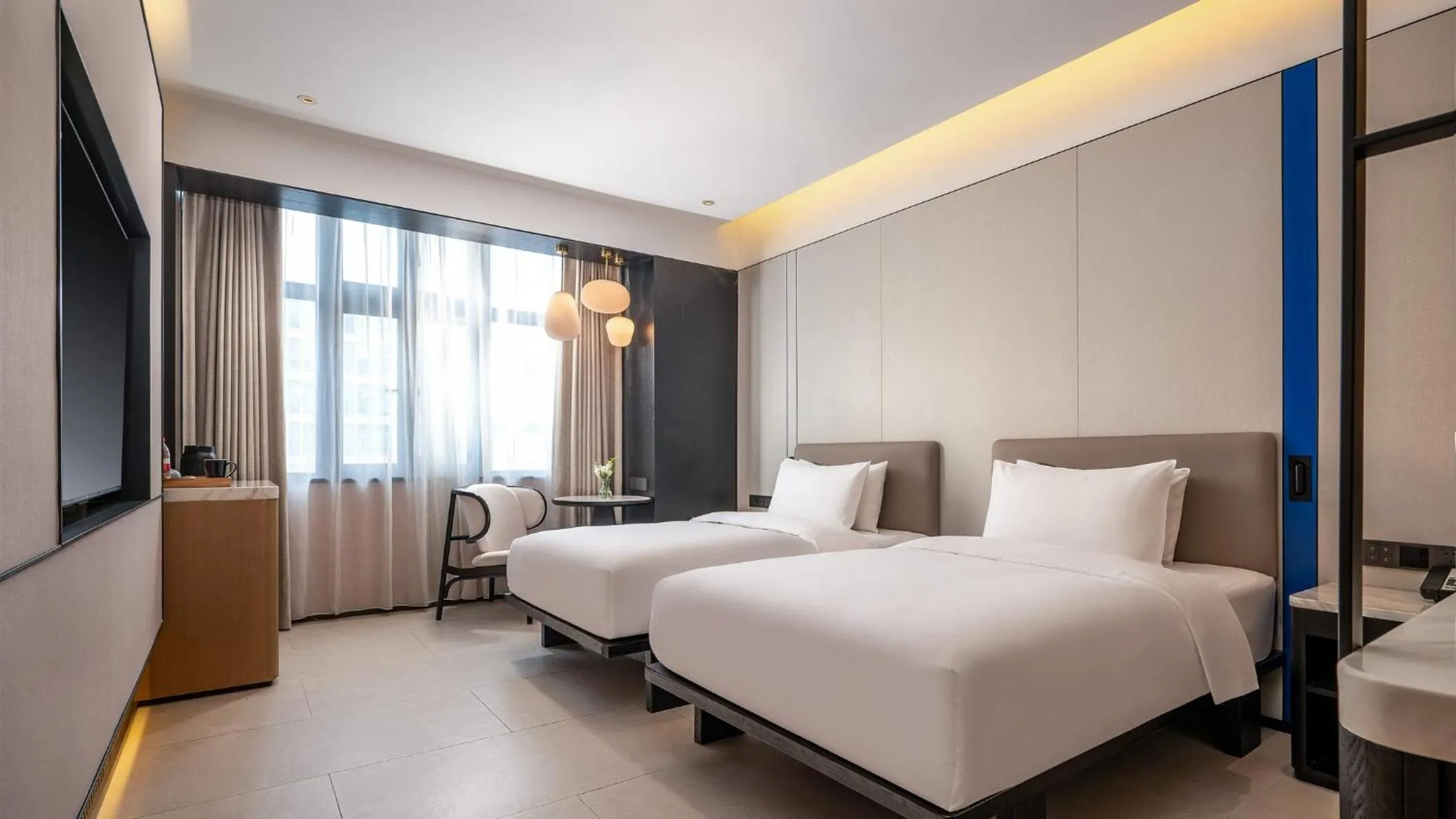 Photo of the whole room, Bed in Holiday Inn Express Guangzhou Baiyun Airport T2 by IHG