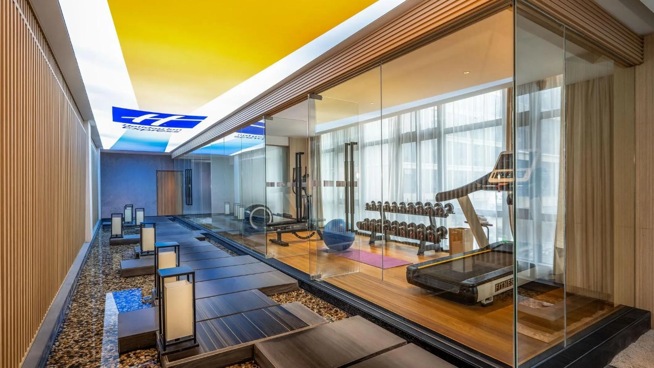 Fitness centre/facilities in Holiday Inn Express Guangzhou Baiyun Airport T2 by IHG