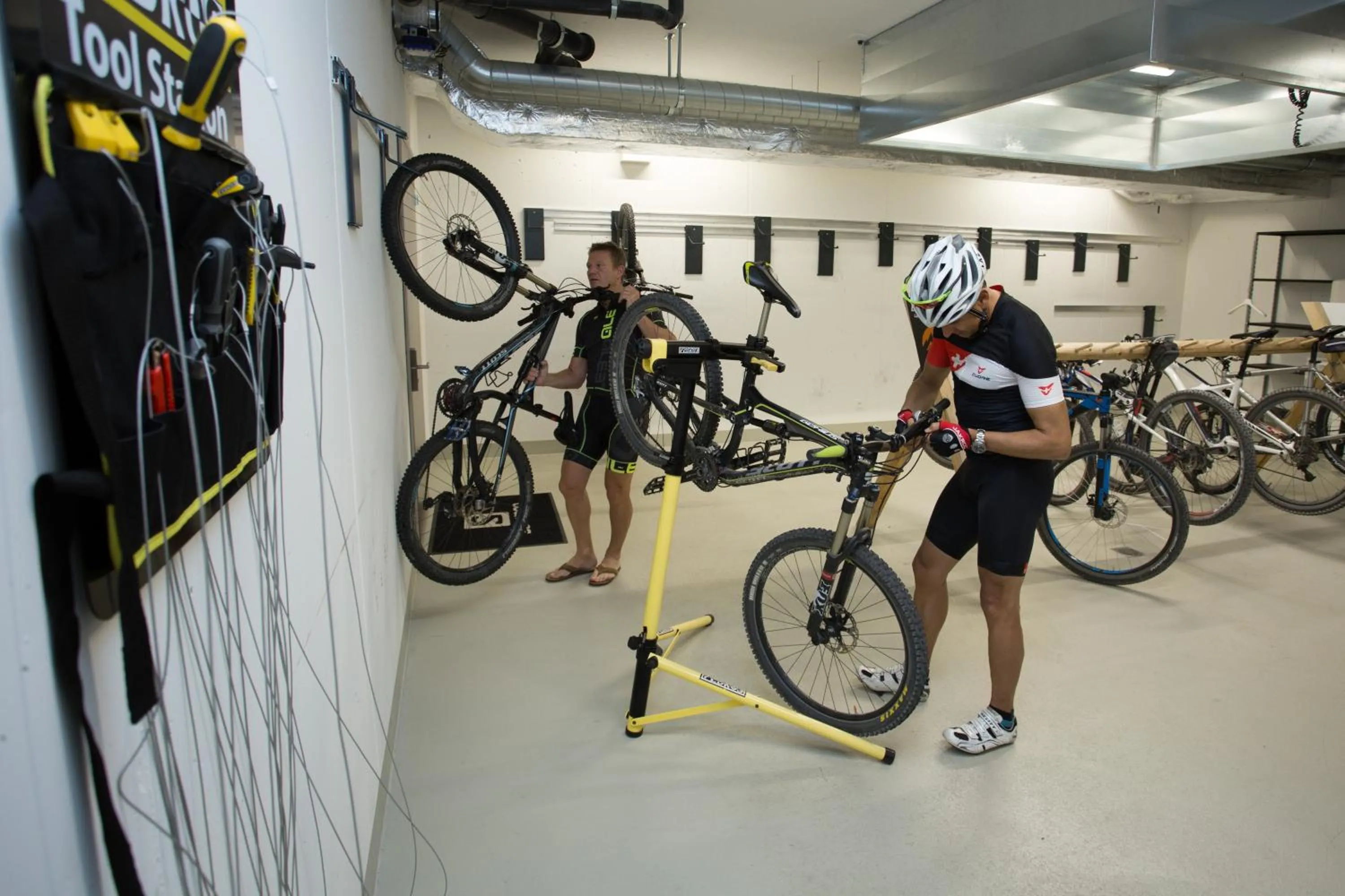 Cycling in Bever Lodge