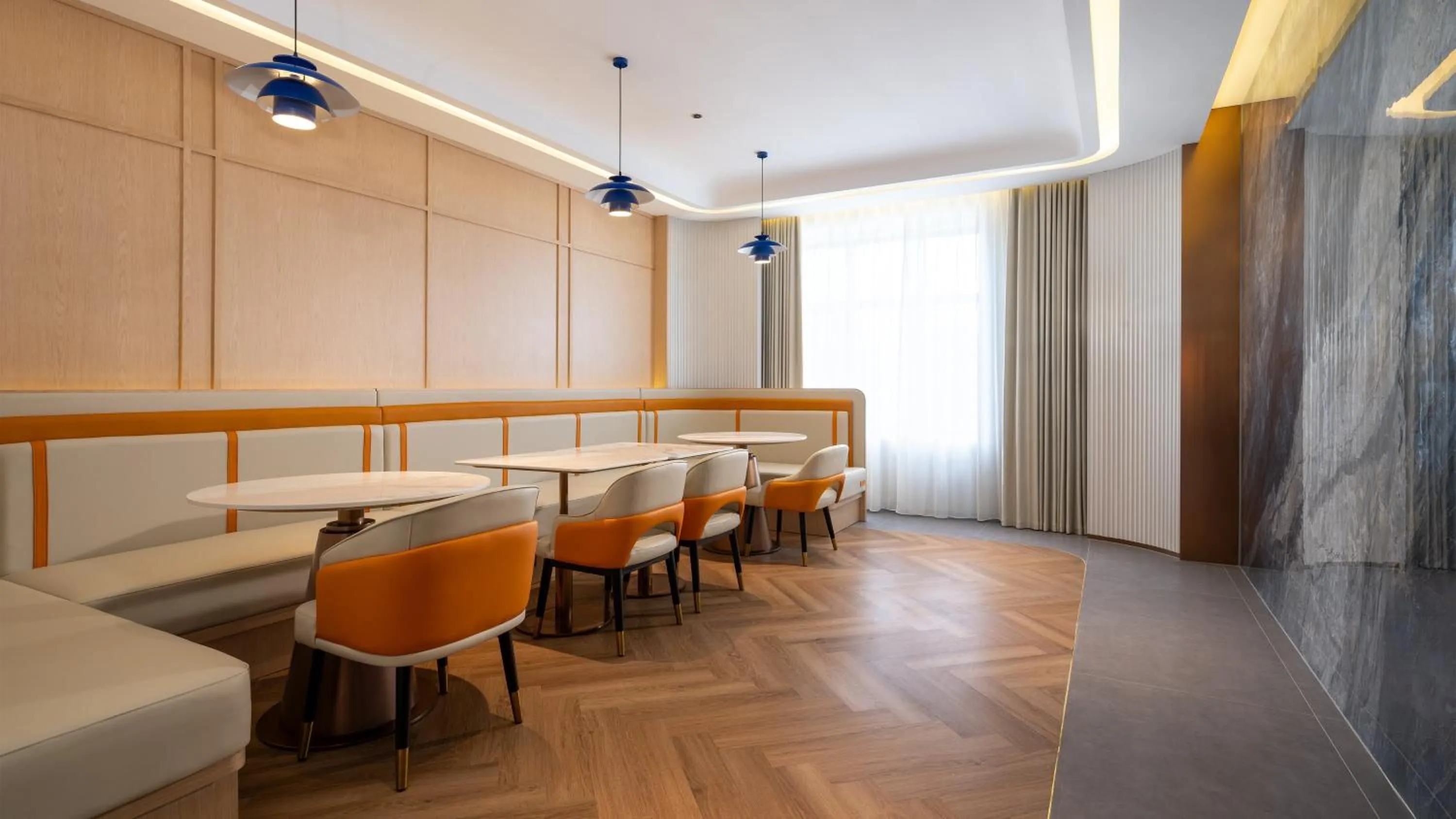 Restaurant/places to eat in Holiday Inn Express Shenzhen Sports Center by IHG