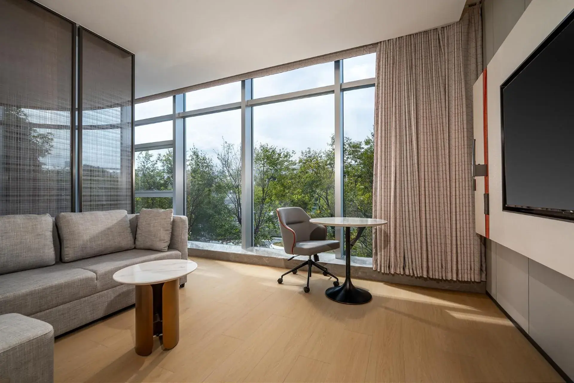 King Suite with City View in Holiday Inn Express Shenzhen Sports Center by IHG King Suite with City View in Holiday Inn Express Shenzhen Sports Center by IHG