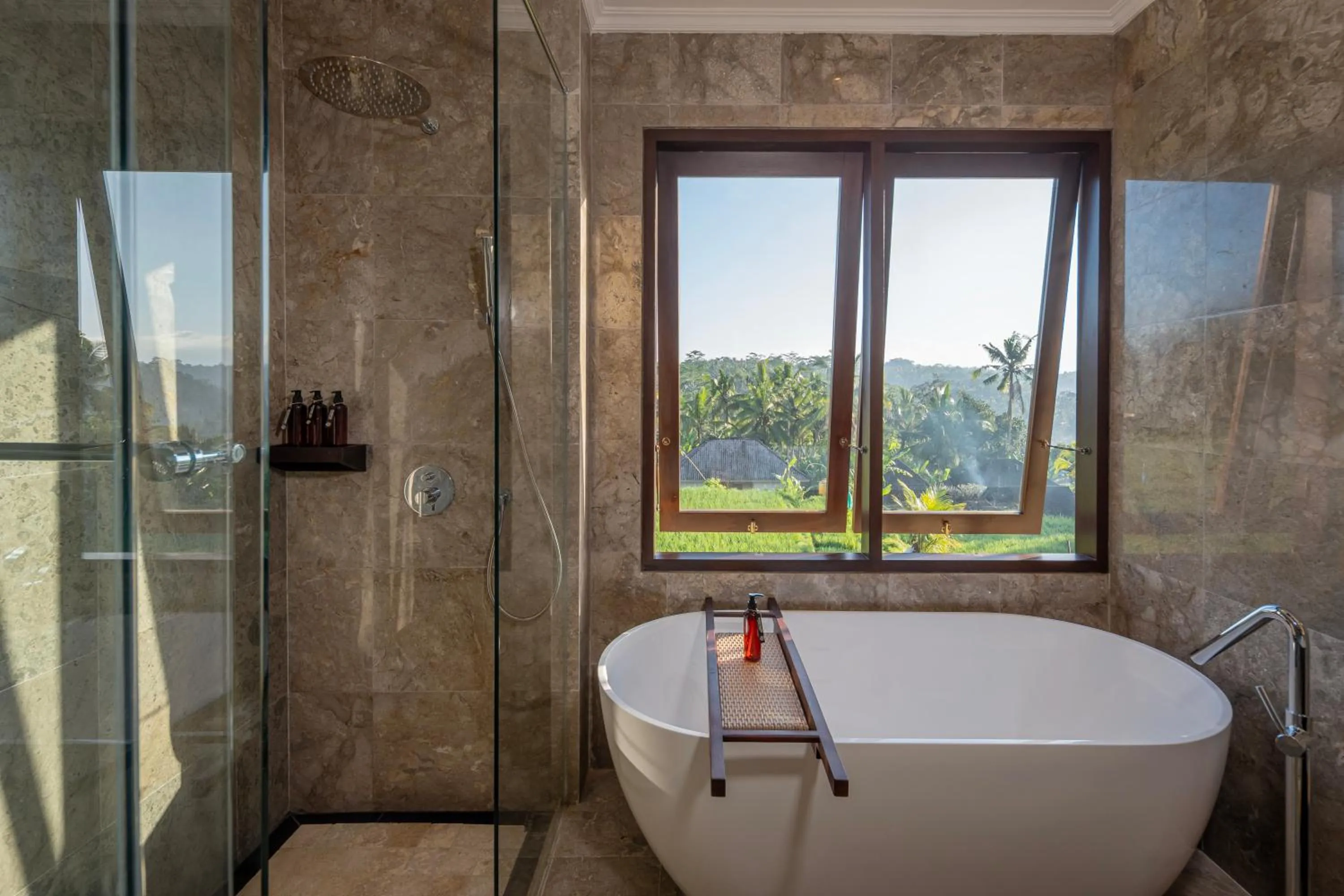 Shower in Emana Abian Taksu