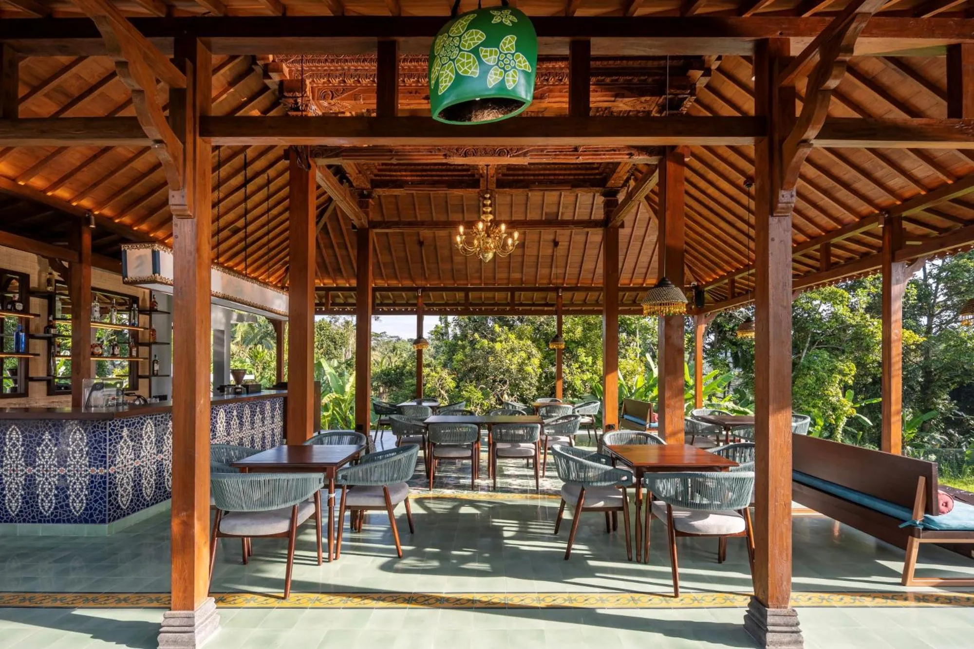 Restaurant/places to eat in Emana Abian Taksu