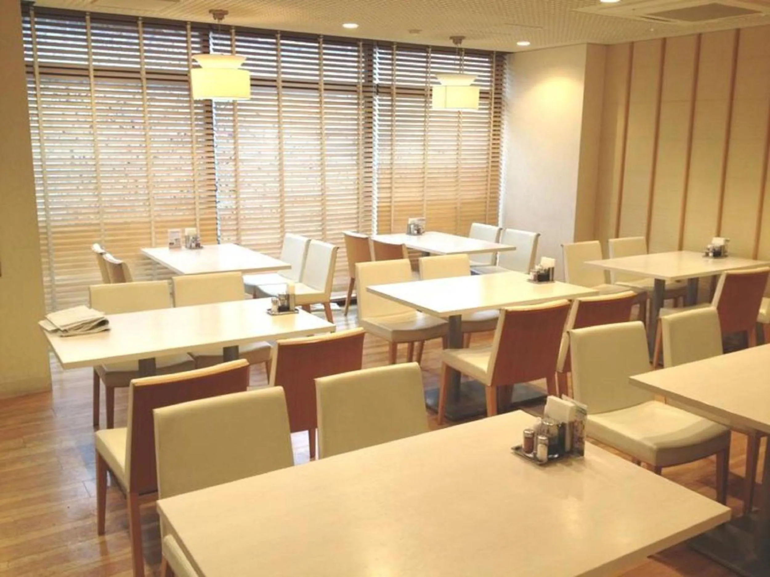 Restaurant/places to eat in Hotel Green Palace