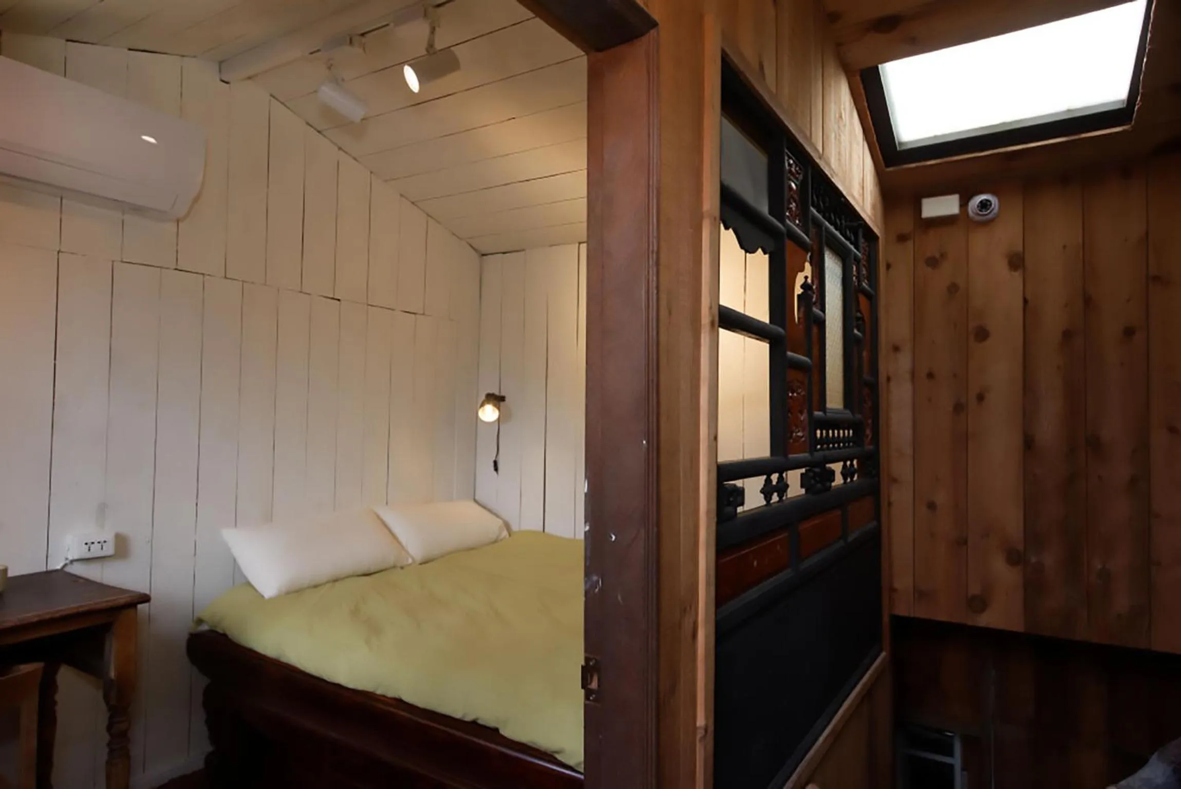 bunk bed, Bed in OwlStay Jiufen Wander