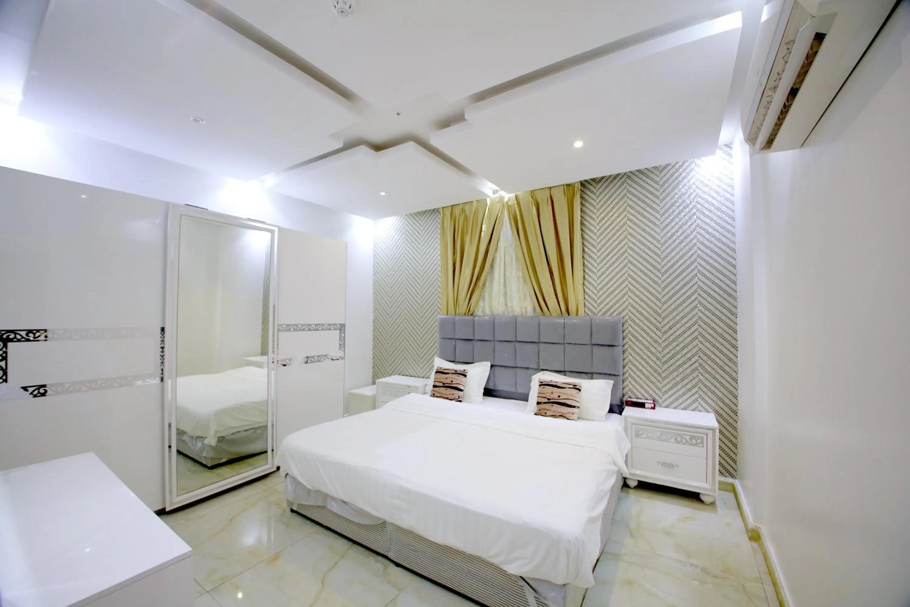 Bedroom, Bed in Developed view Hotel