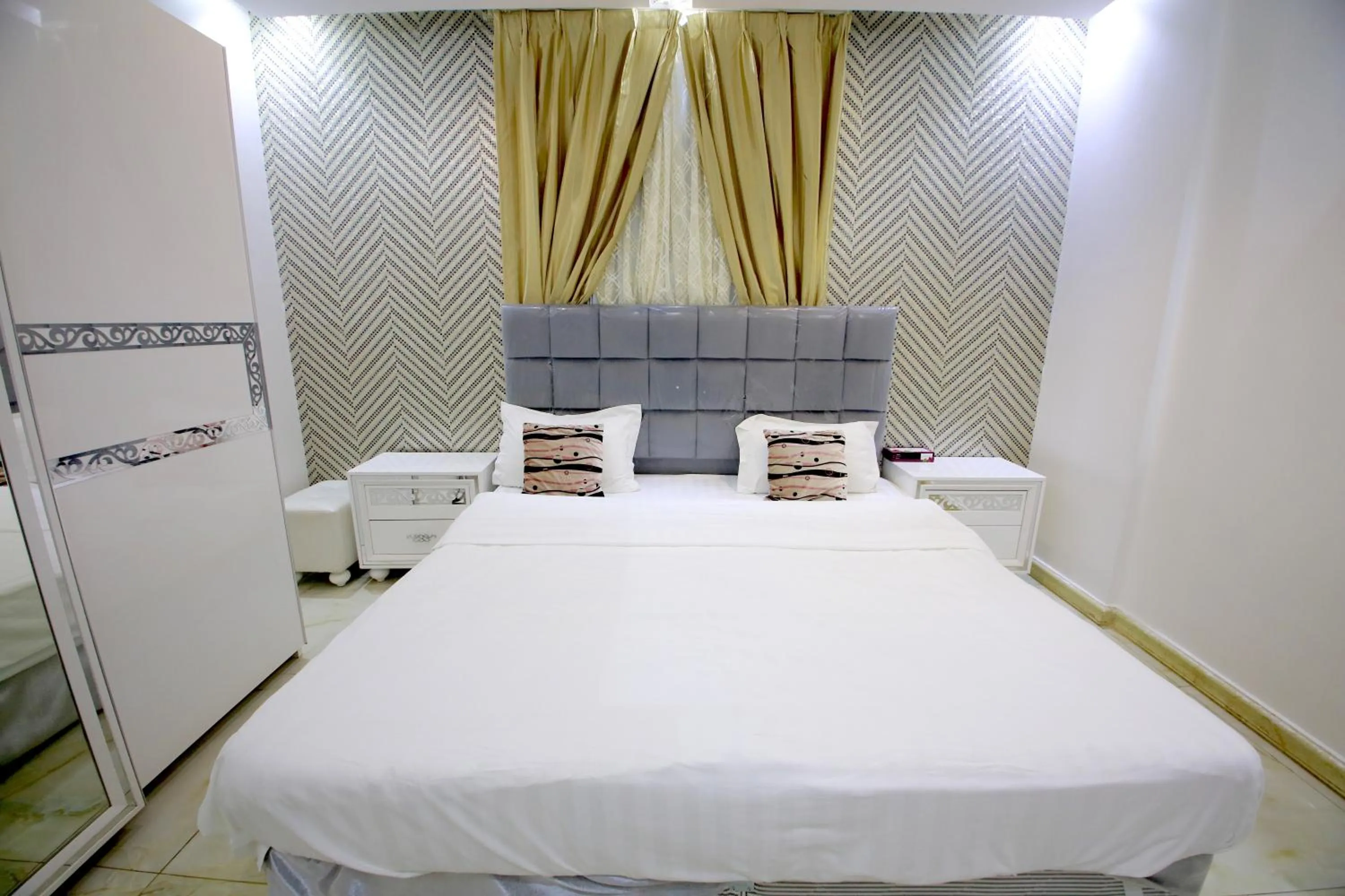 Bedroom, Bed in Developed view Hotel