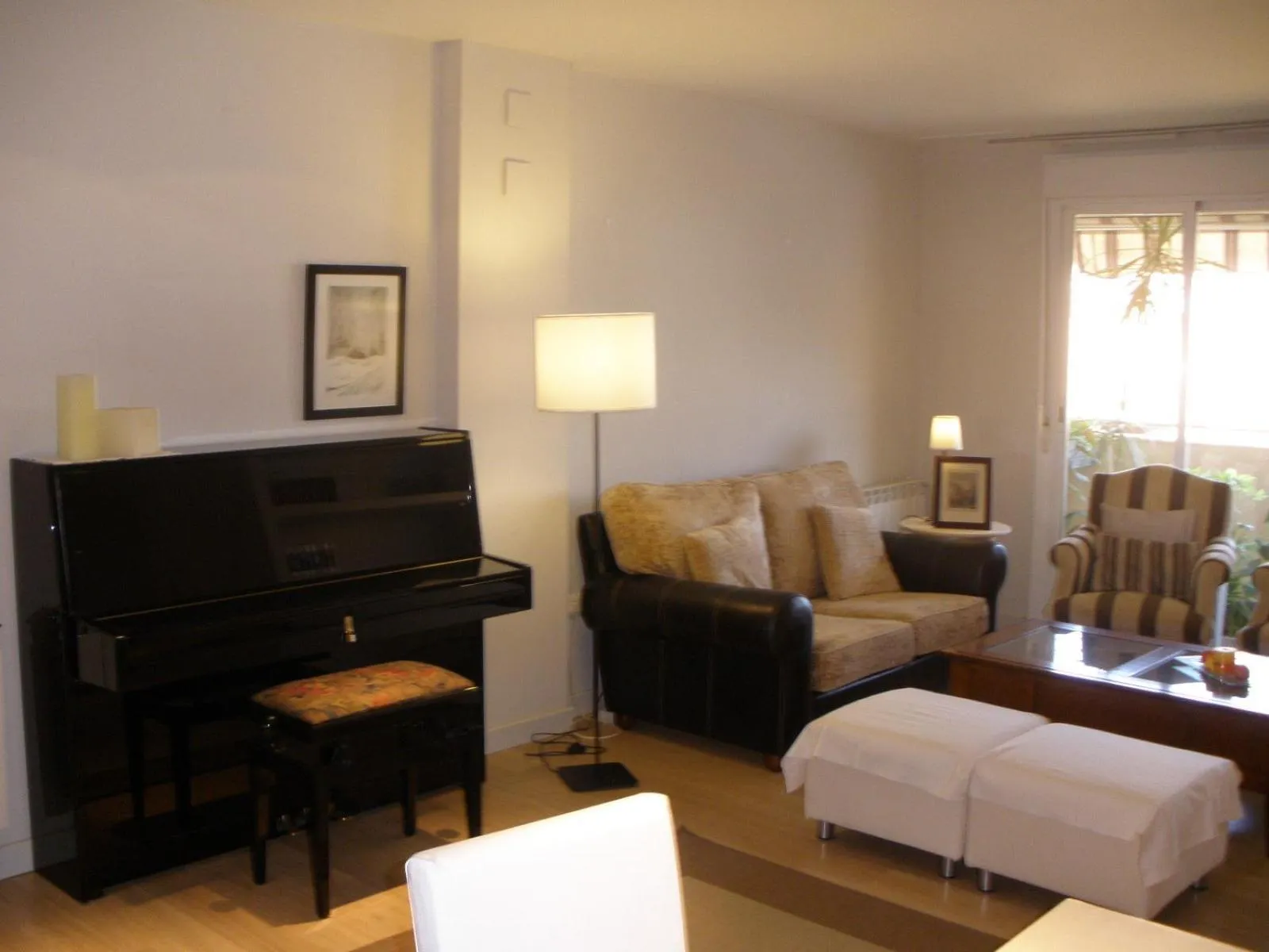 Living room, Bed in Apartamento Tíbula Teatro Parking