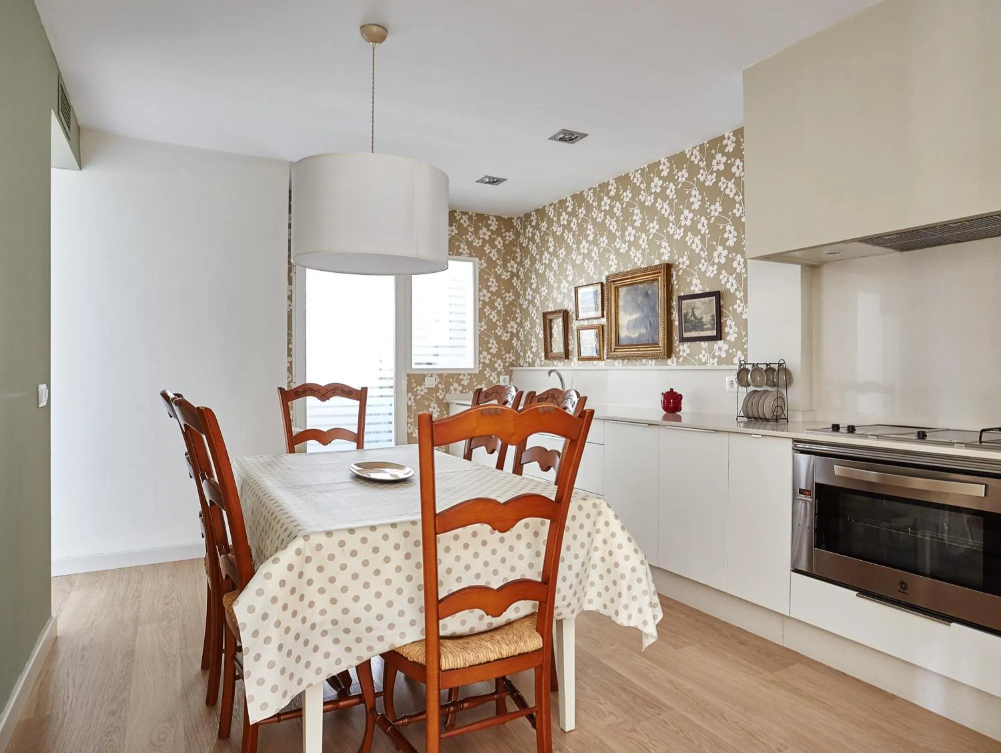 Communal kitchen in Apartamento Tíbula Teatro Parking