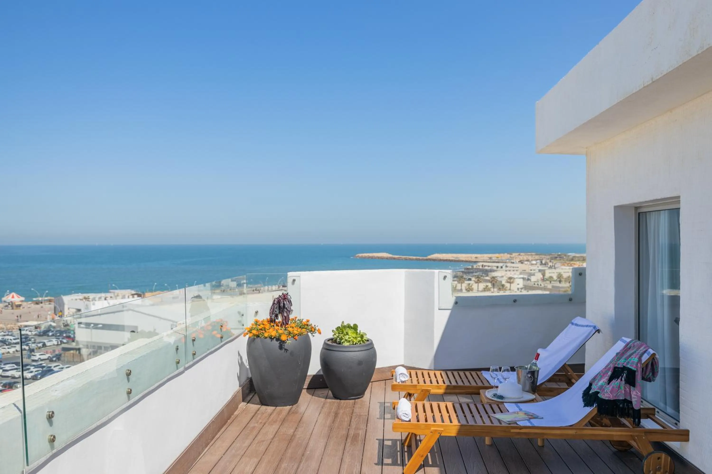 Day in PLAY Seaport Suite Hotel TLV