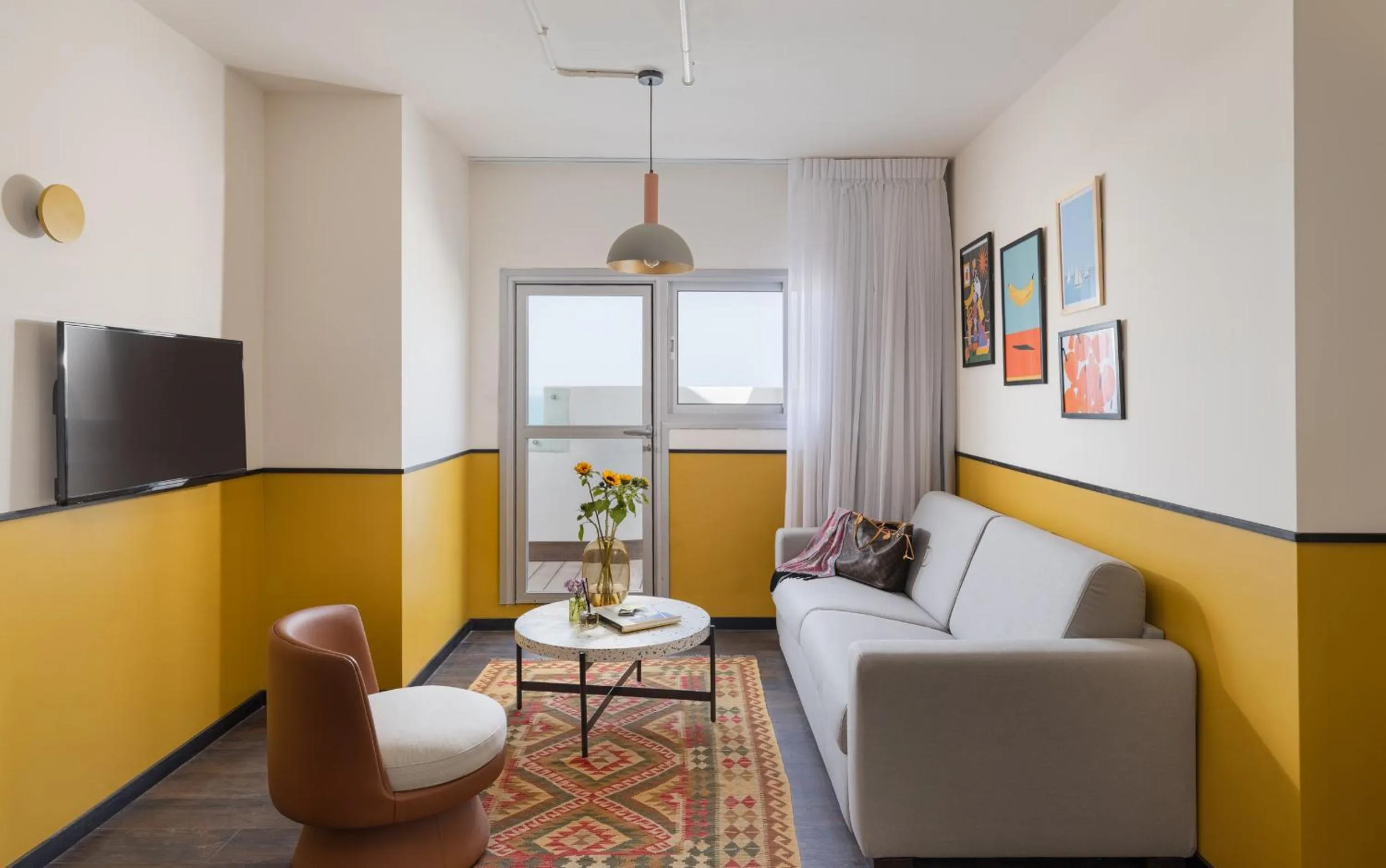 TV and multimedia in PLAY Seaport Suite Hotel TLV